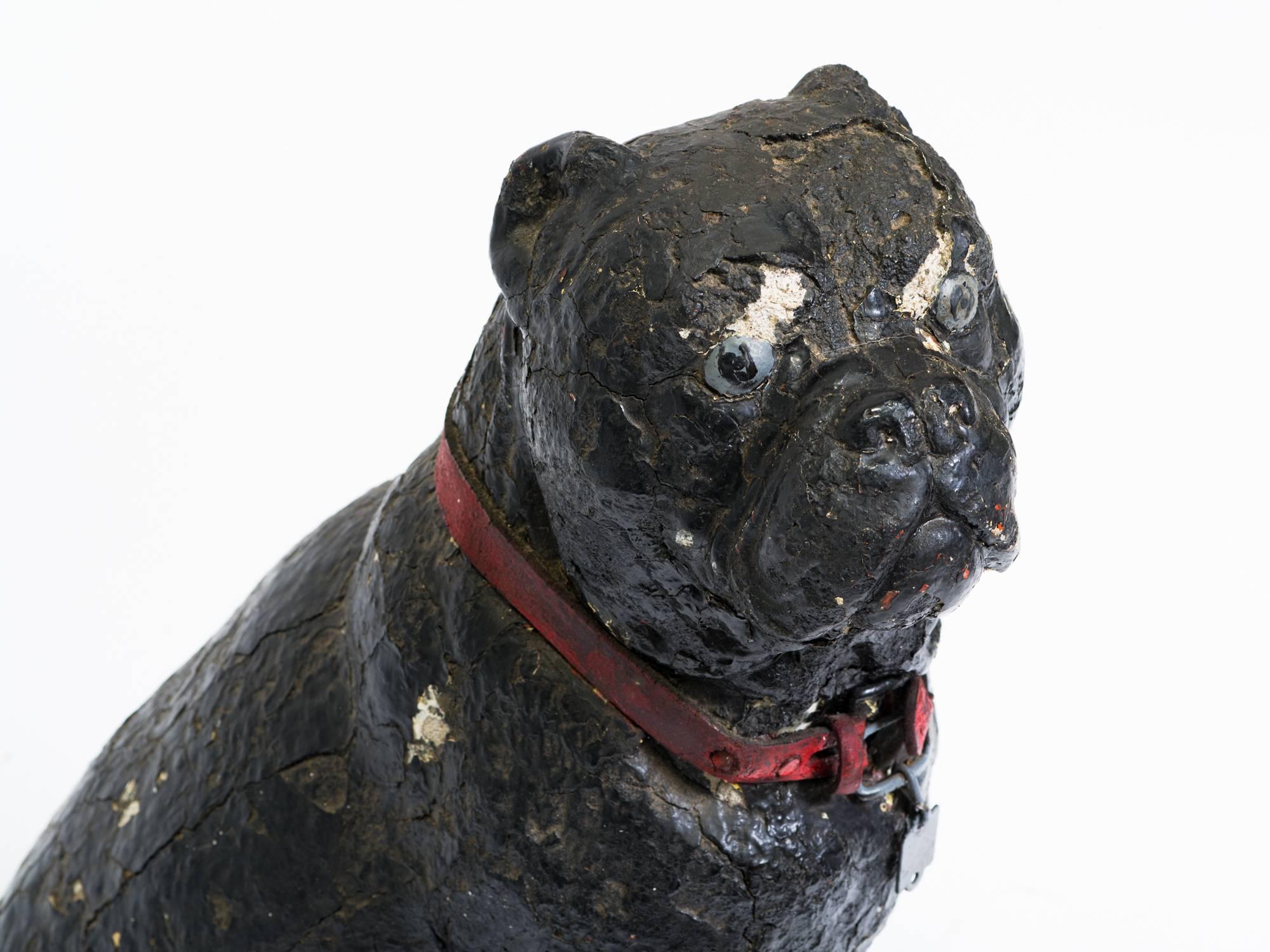 Milieu du XXe siècle Bulldog en béton des années 1940 en vente