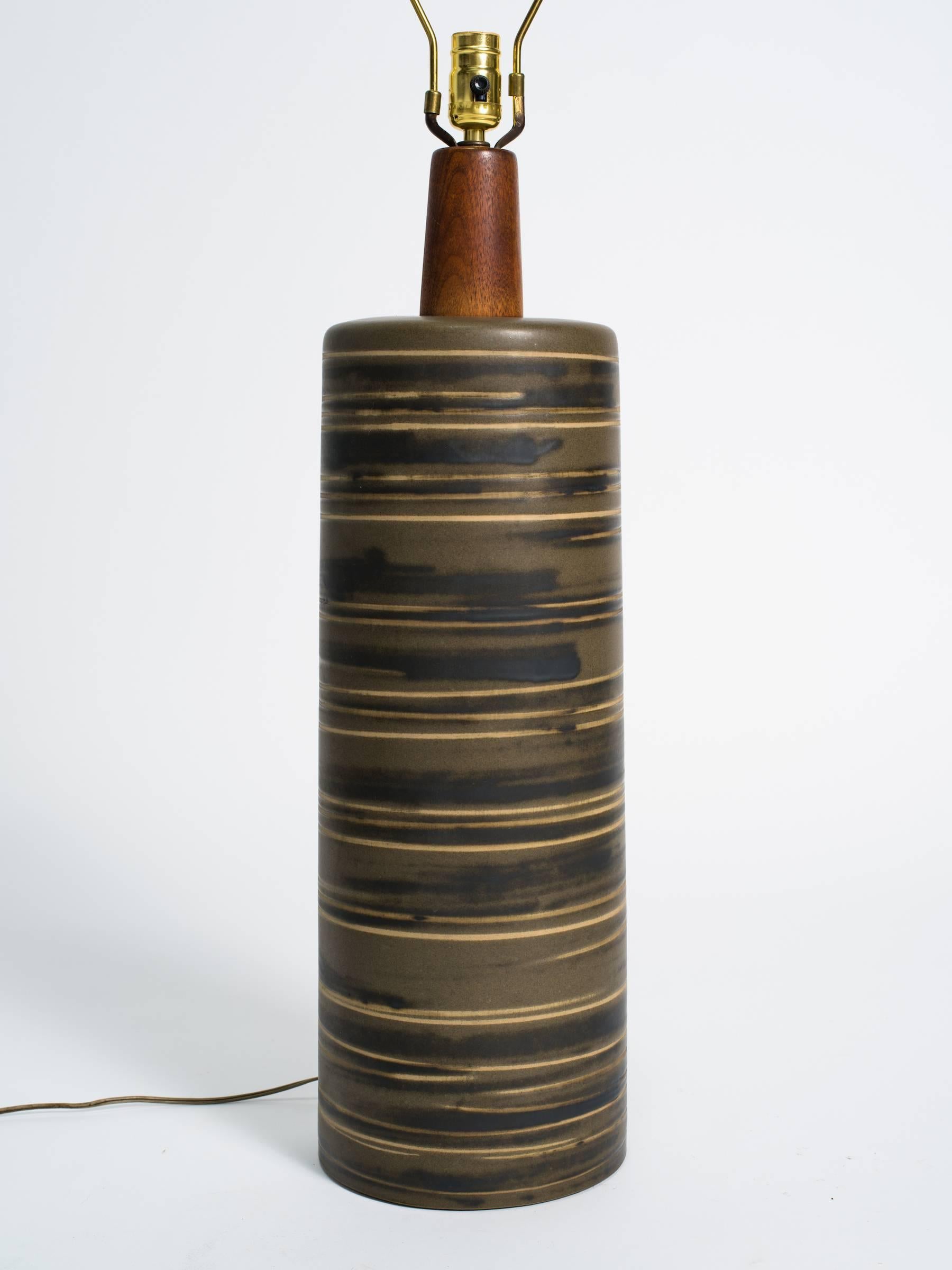 Tall Gordon Martz for Marshall Studios Ceramic Table Lamp In Good Condition For Sale In Tarrytown, NY