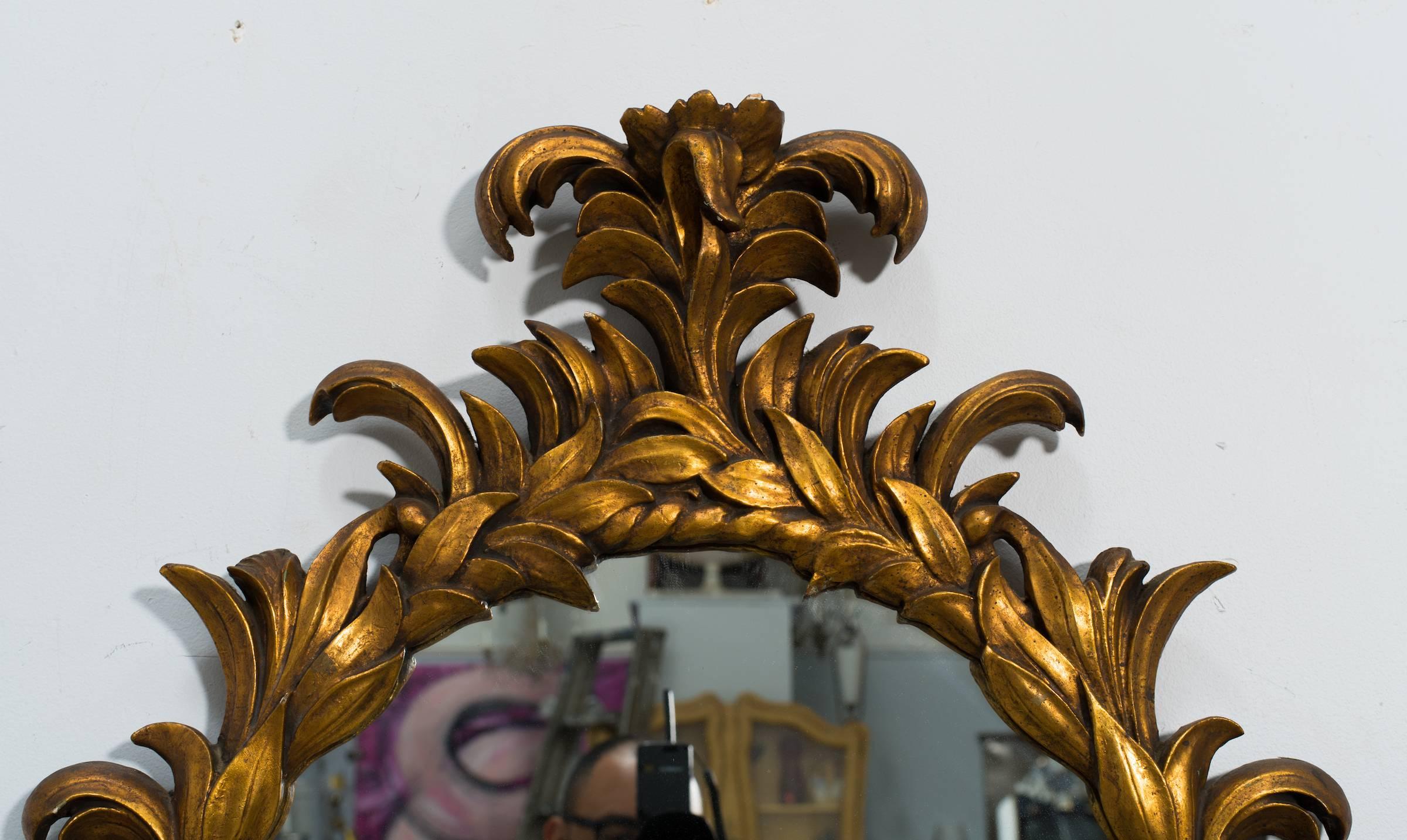 1960s Carved Giltwood Italian Oval Mirror In Good Condition In Tarrytown, NY