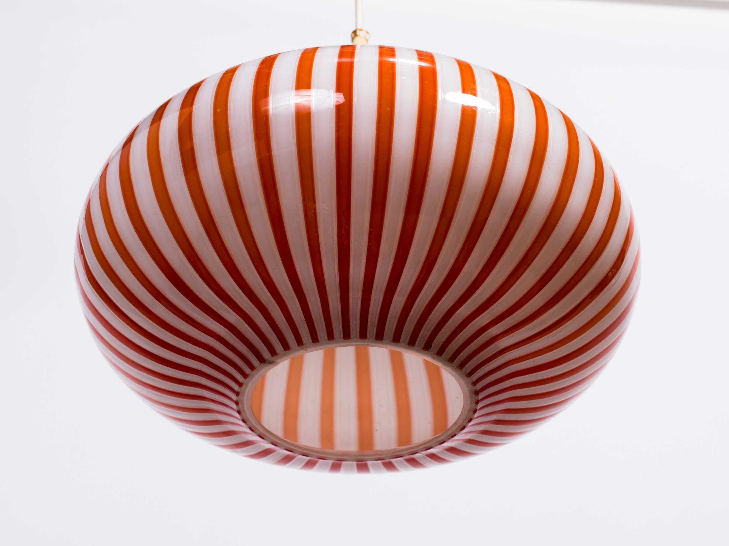 Murano Glass Teardrop Pendant In Good Condition In Tarrytown, NY