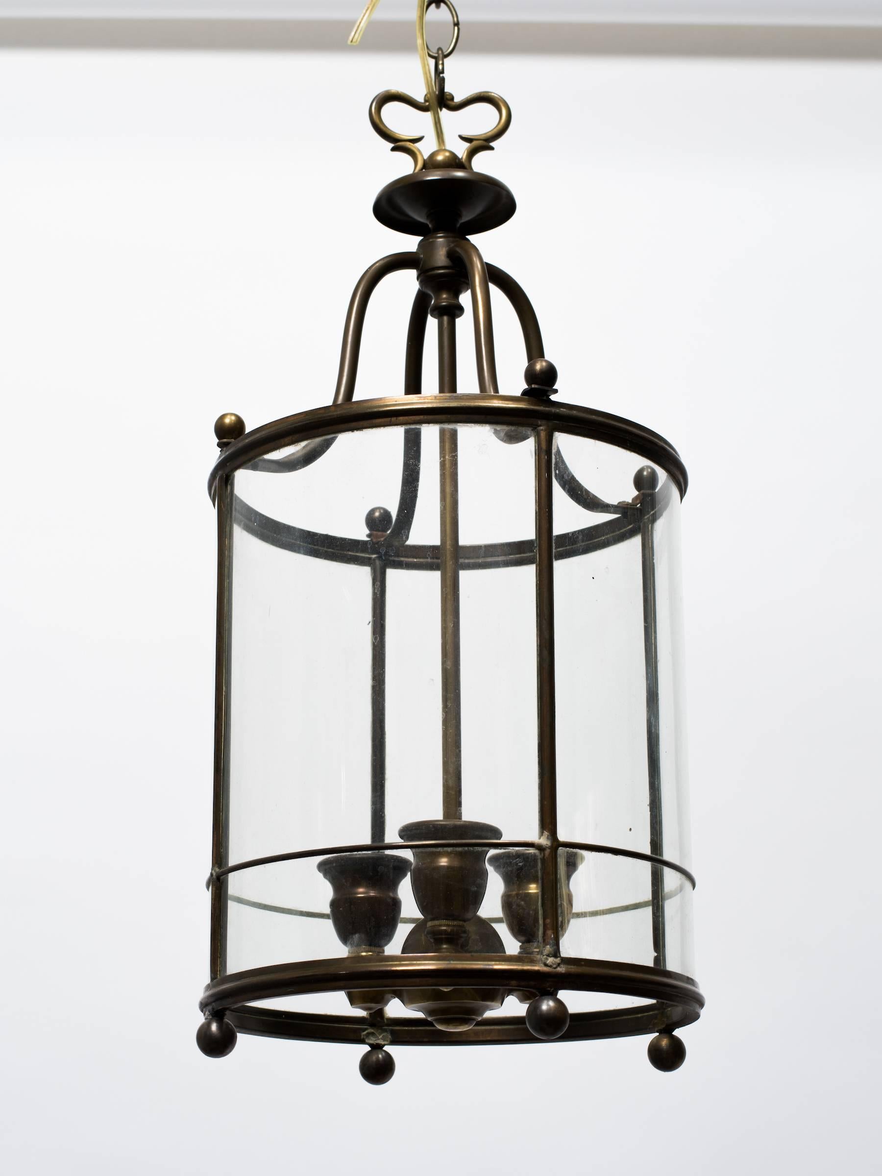 Restored 1930s Brass Lantern  In Good Condition For Sale In Tarrytown, NY