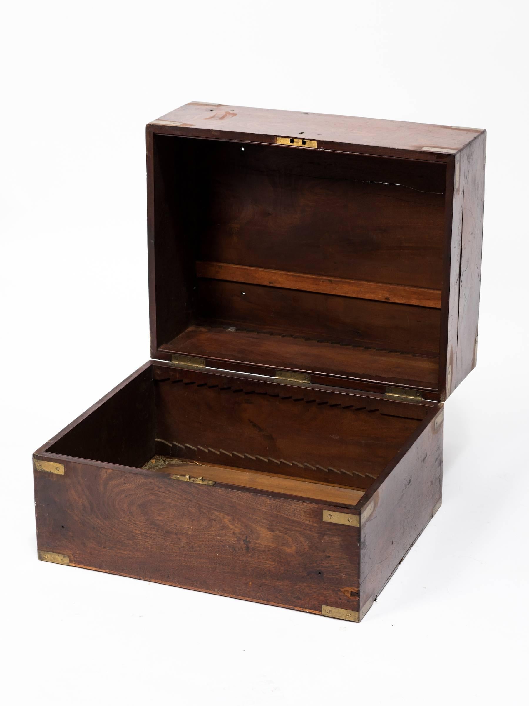 19th Century English Box In Good Condition In Tarrytown, NY