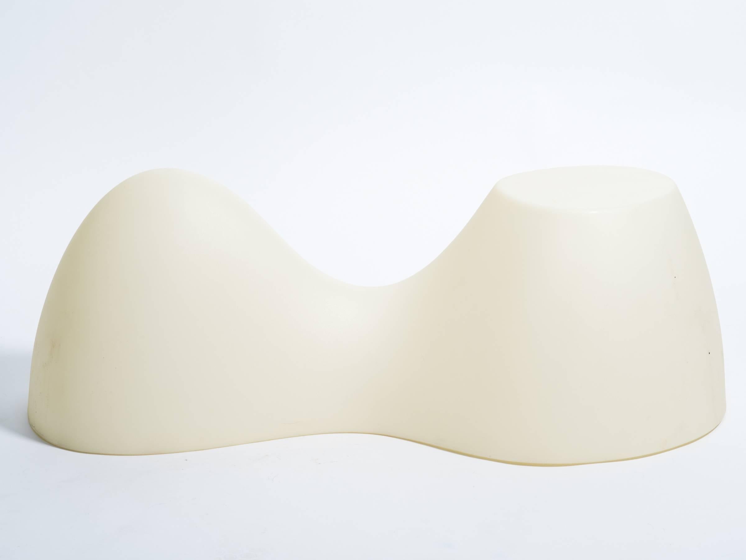 The Foscarini Blob light transforms rooms with a soft illumination. Can also be used to sit on. Created by Karim Rashid in 2002. This item was never used.
