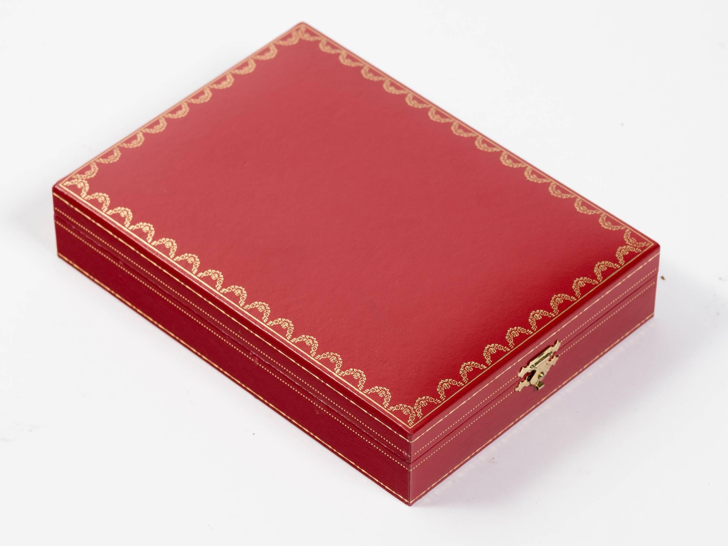 Parure de stylos et crayons Cartier avec porte-monnaie en cuir 2