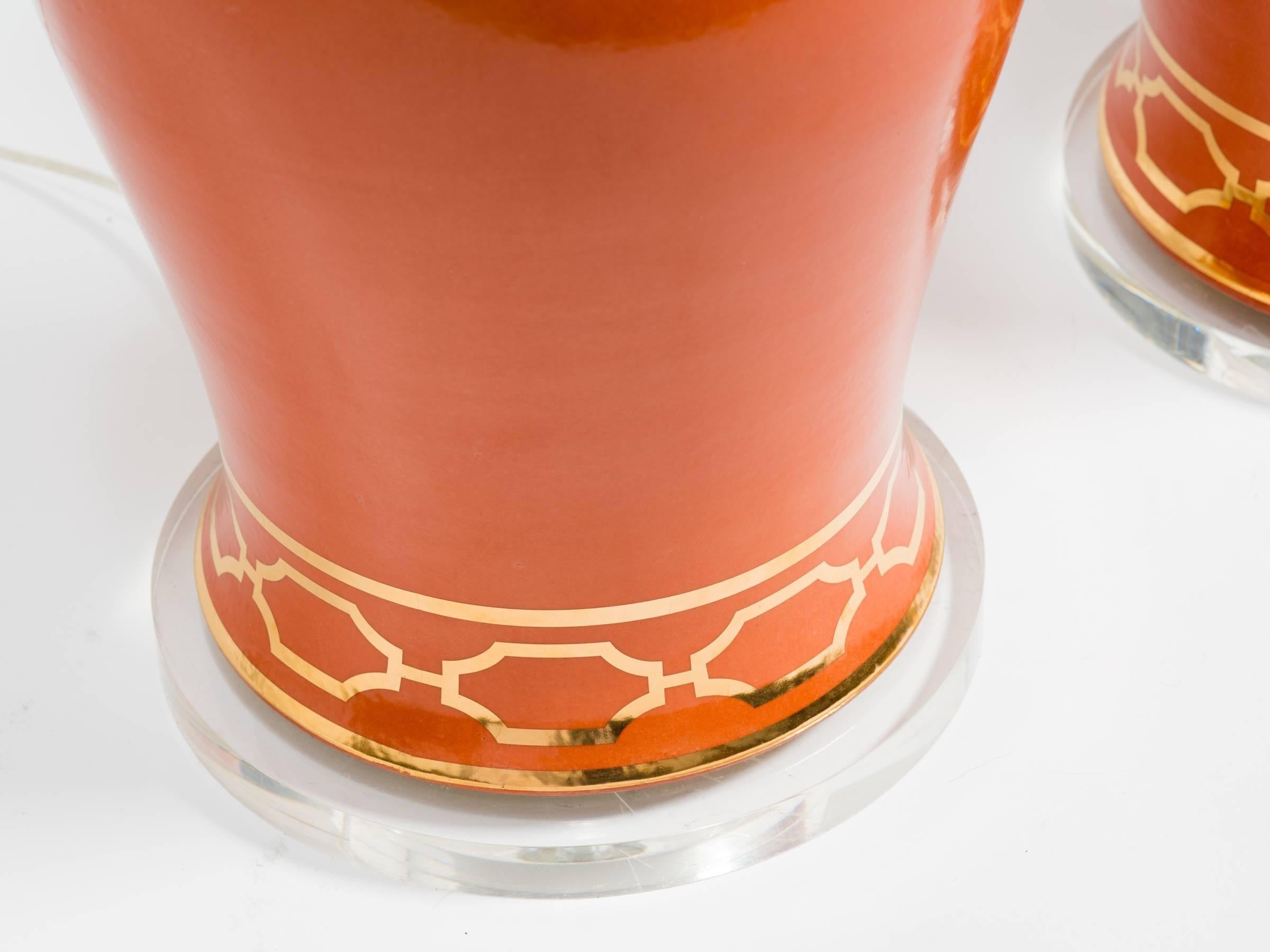 XXIe siècle et contemporain Paire de lampes de bureau orange à grande échelle en céramique en forme de jarre à gingembre en vente