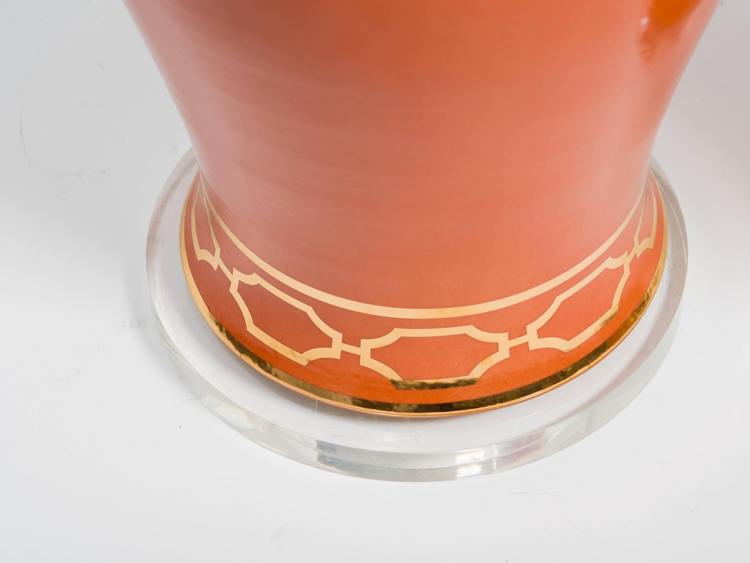 Paire de lampes de bureau orange à grande échelle en céramique en forme de jarre à gingembre en vente 2
