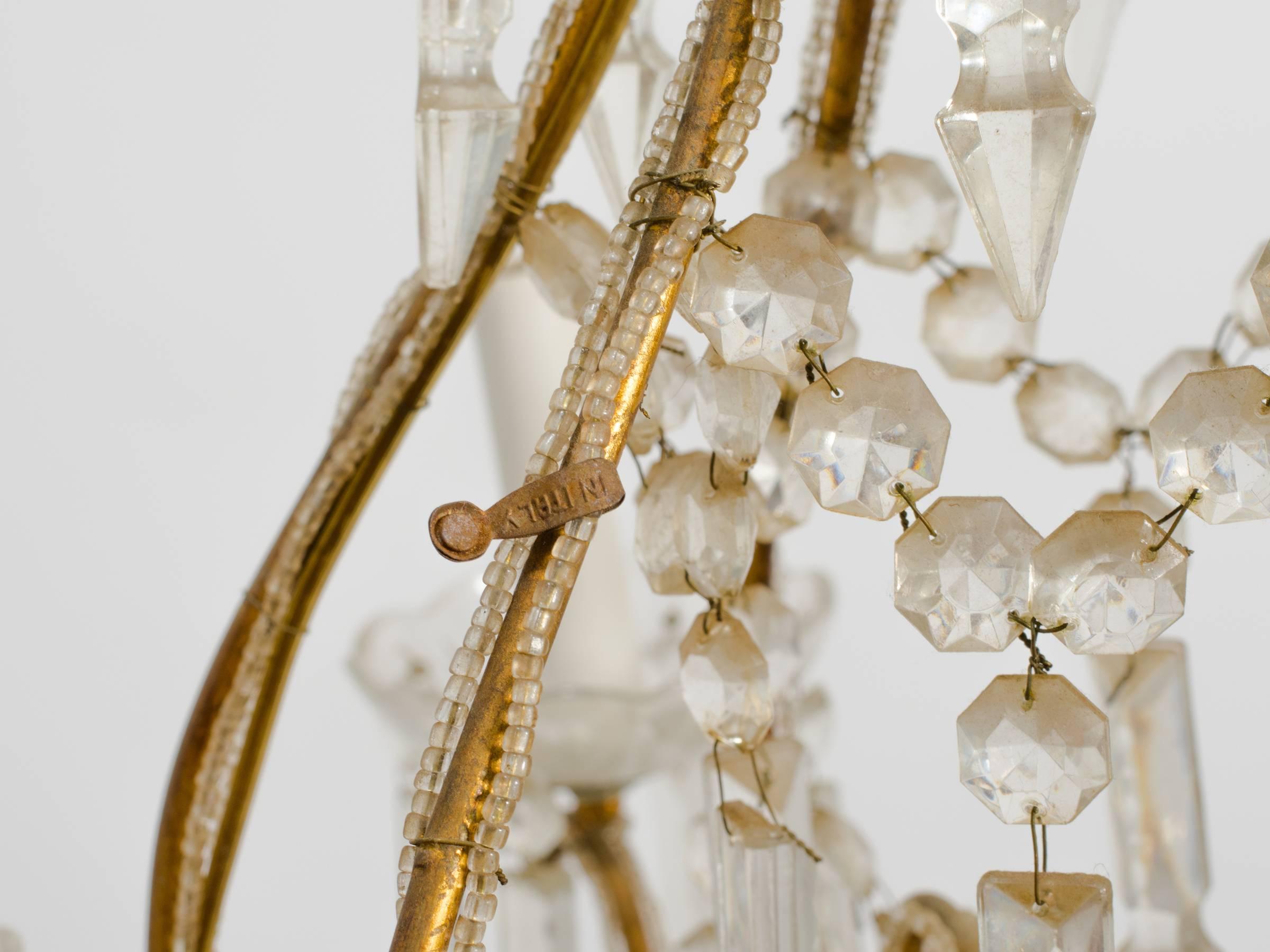 Großer italienischer sechsarmiger Kronleuchter mit Perlen im Zustand „Gut“ im Angebot in Tarrytown, NY