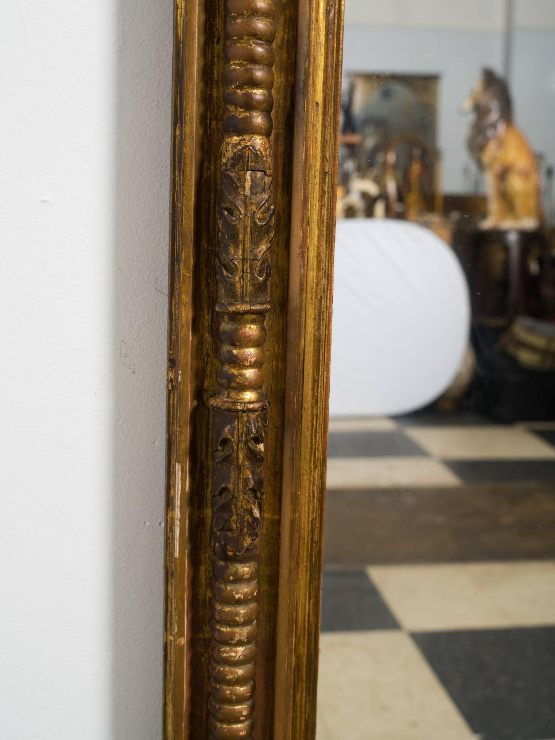 Début du XIXe siècle Miroir fédéral anglais en bois doré des années 1820 en vente