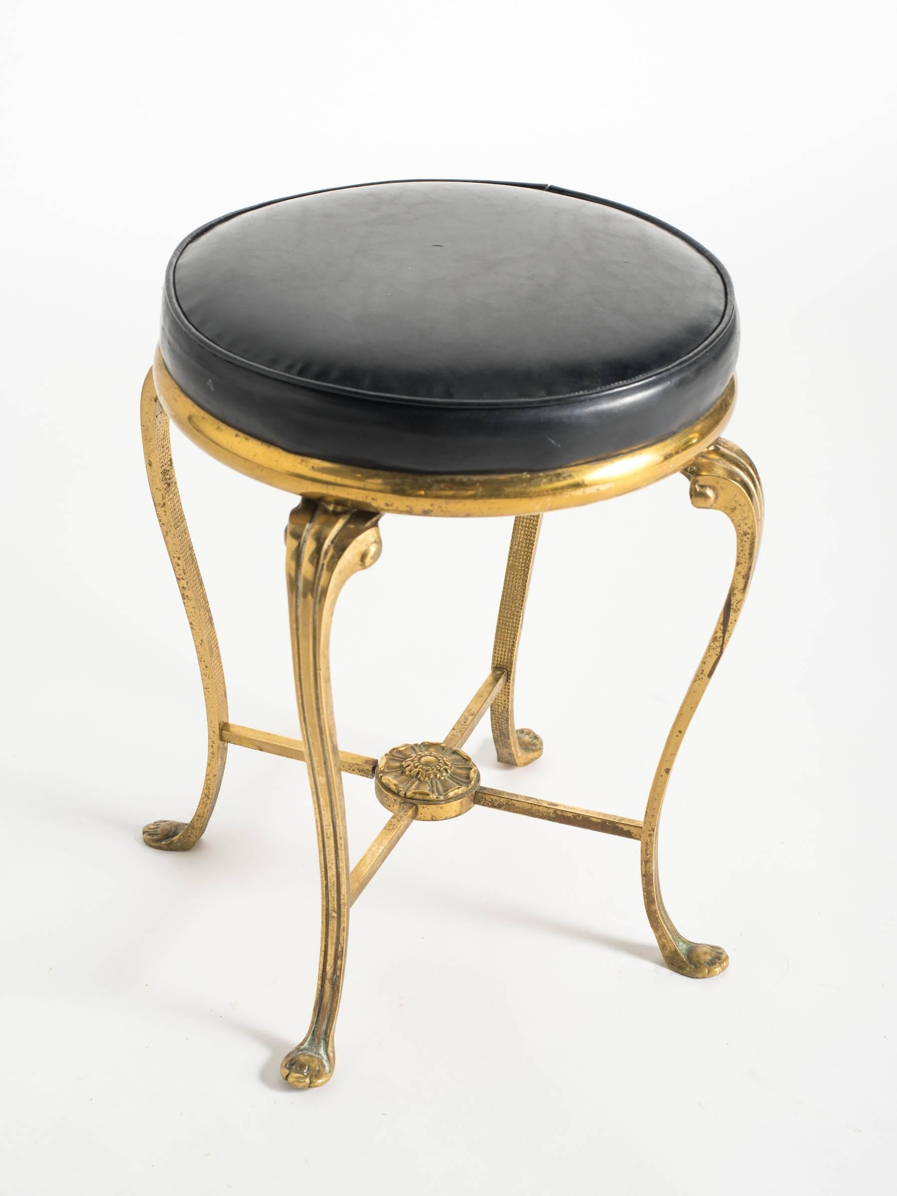Brass Classical Stool In Good Condition In Tarrytown, NY