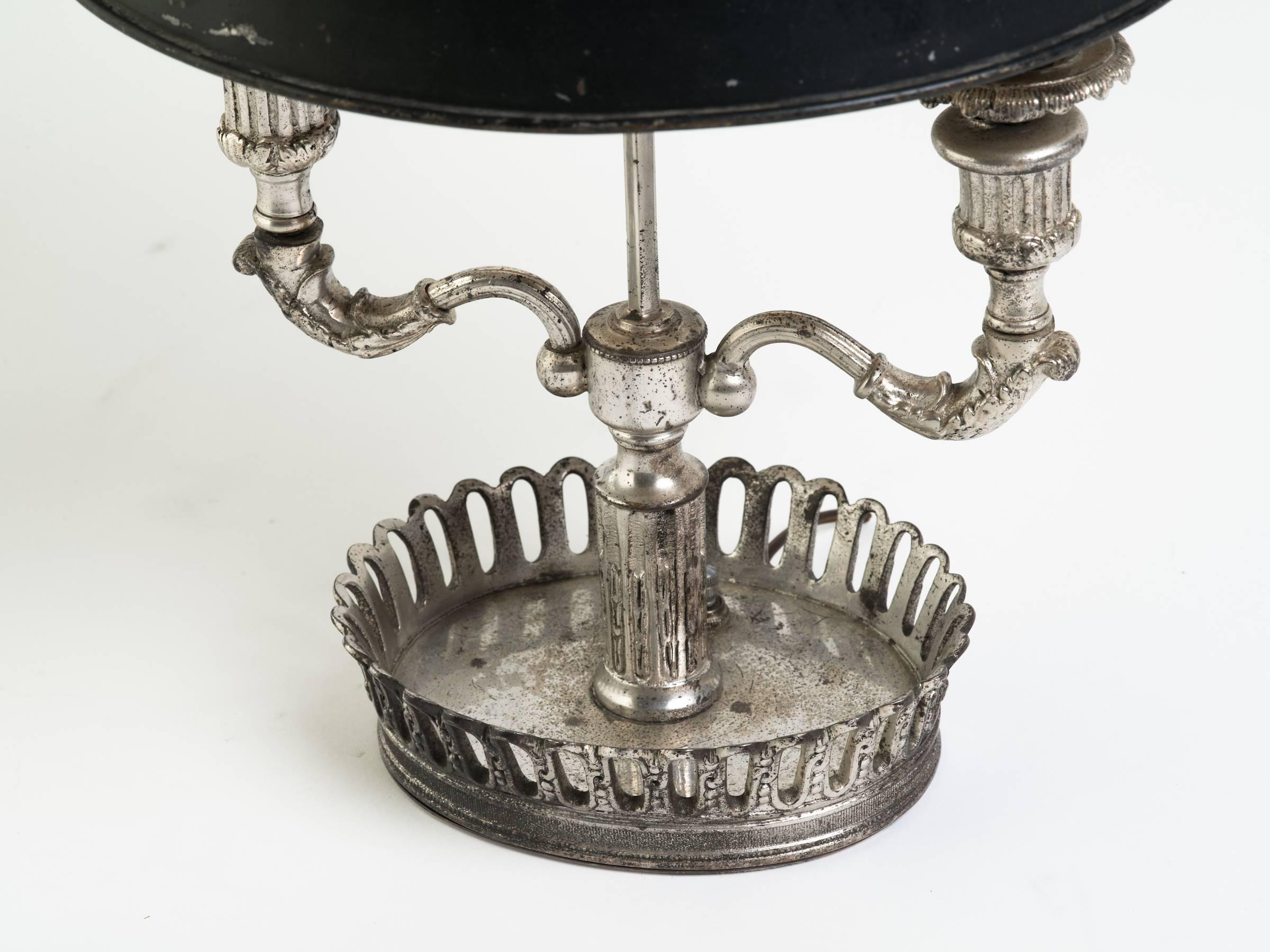 Lampe bouillotte française du début du siècle en métal argenté en vente 2