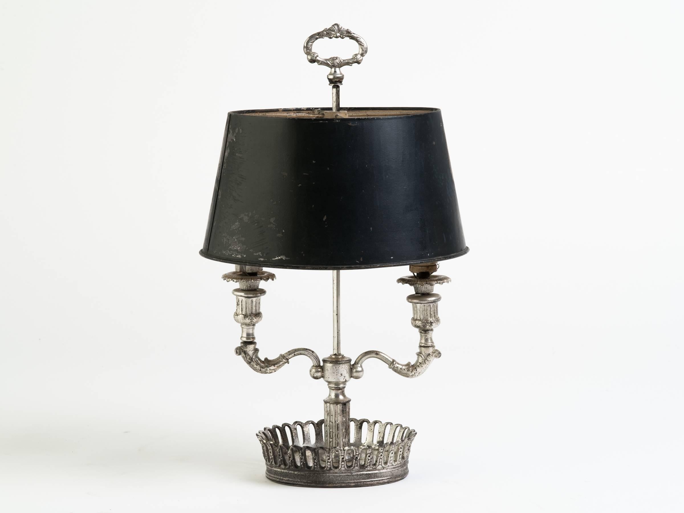 Lampe bouillotte française du début du siècle en métal argenté en vente 3