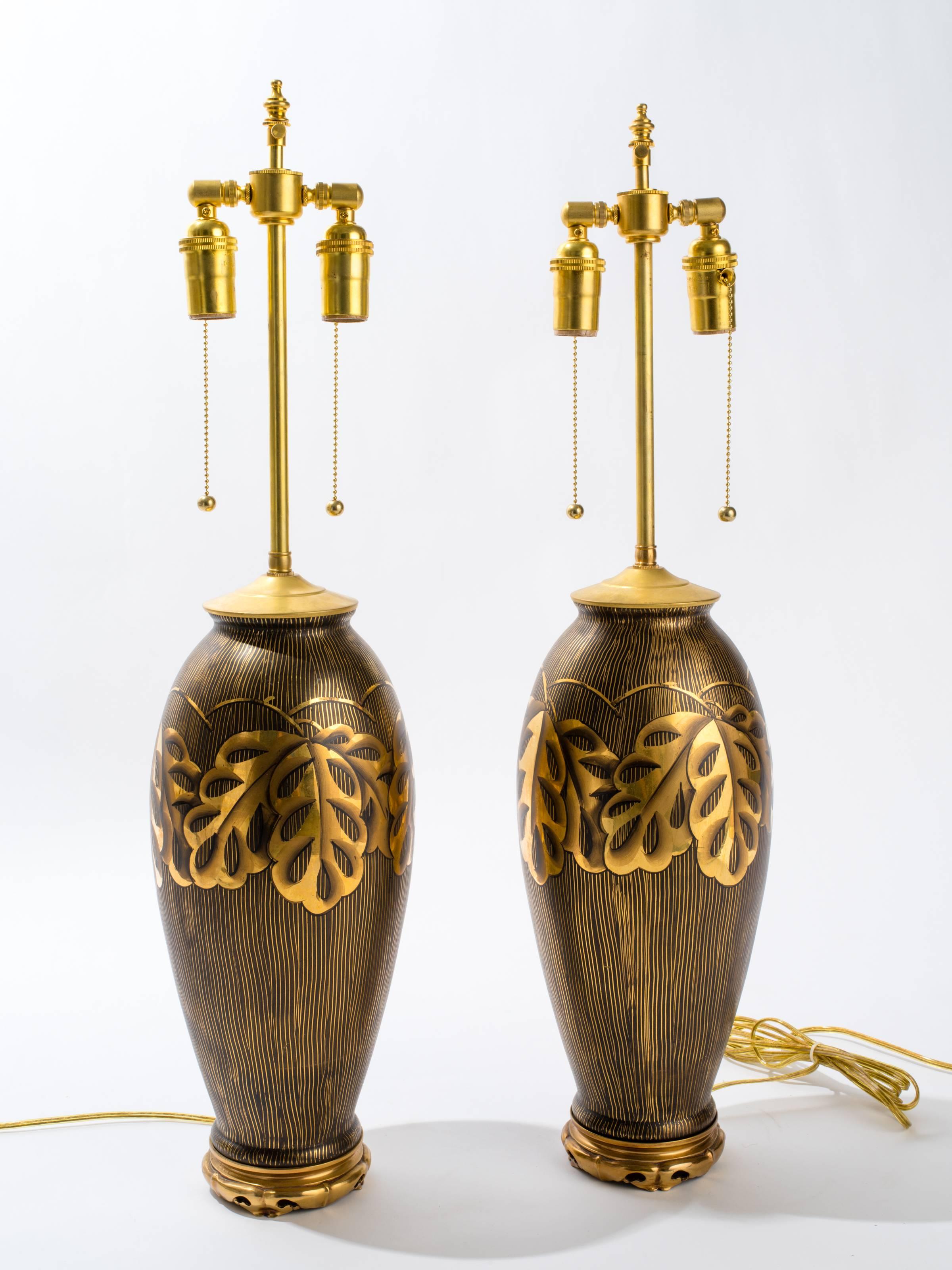 20th Century Mid-Century Modern Italian Ceramic Lamps with Leaf Motif For Sale