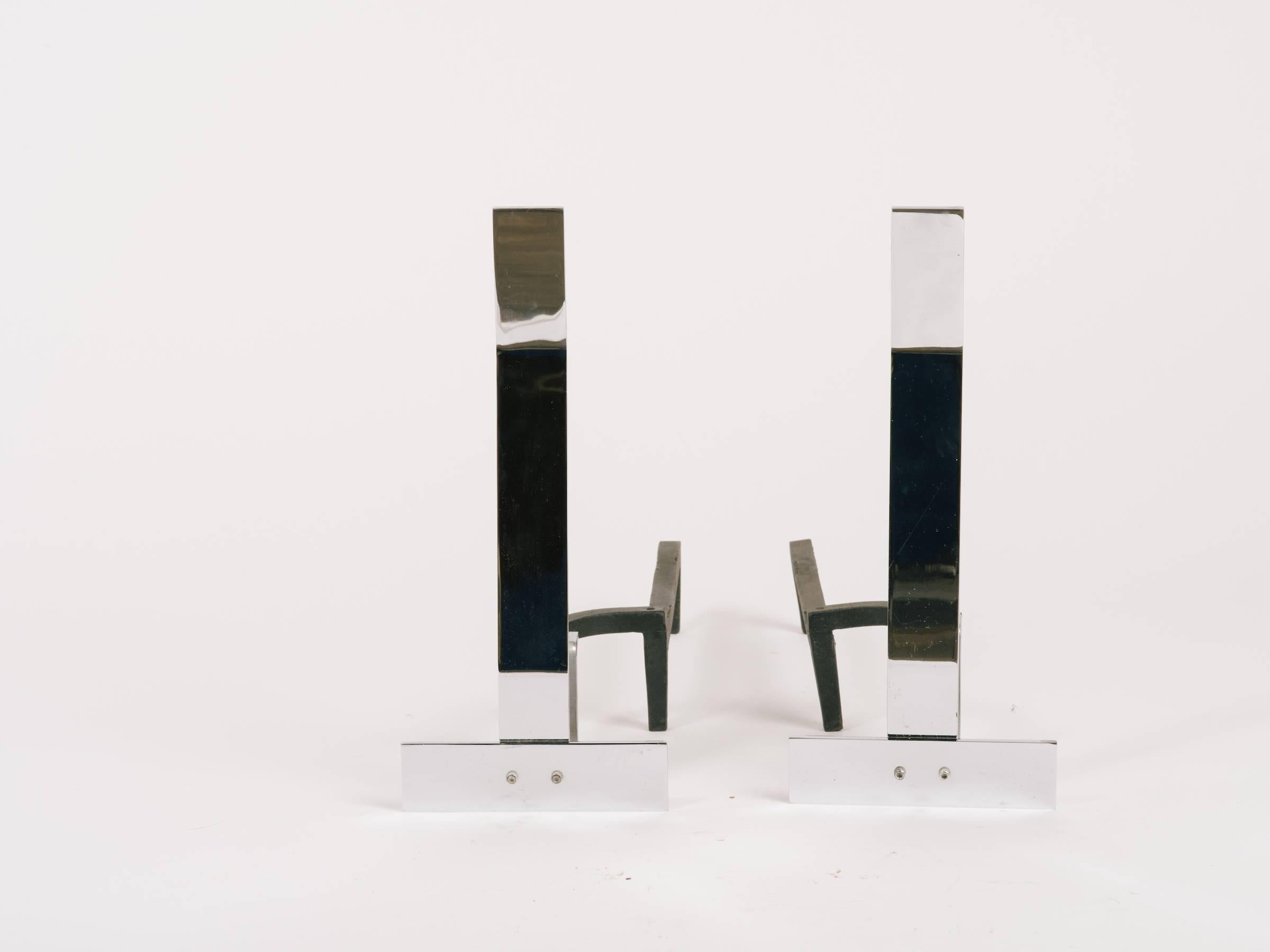 1960s Minimalist Flat Bar Steel Andirons In Good Condition For Sale In Tarrytown, NY