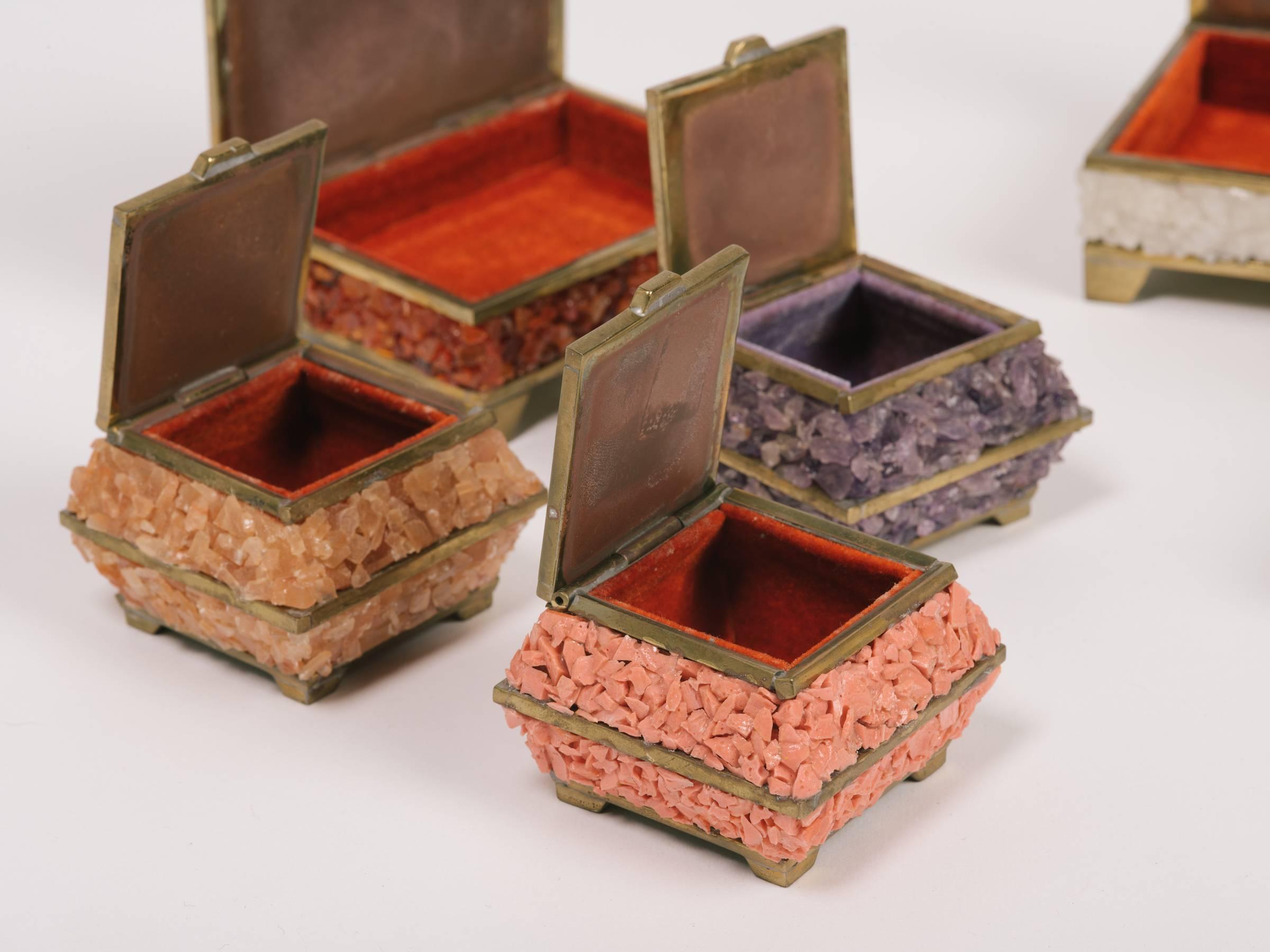 Set of Six Quartz and Coral Boxes For Sale 3