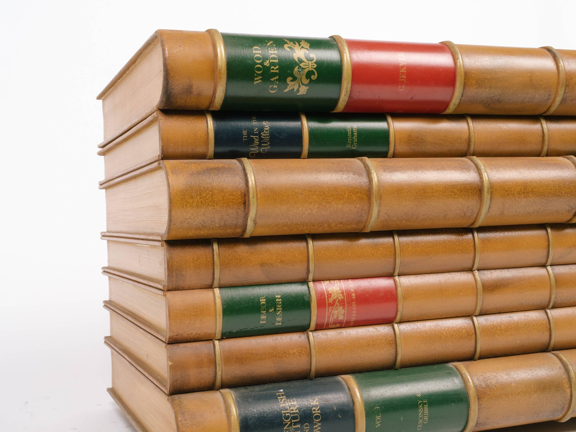Fine XX secolo Tavolino da caffè finto a forma di mucchio di libri in vendita