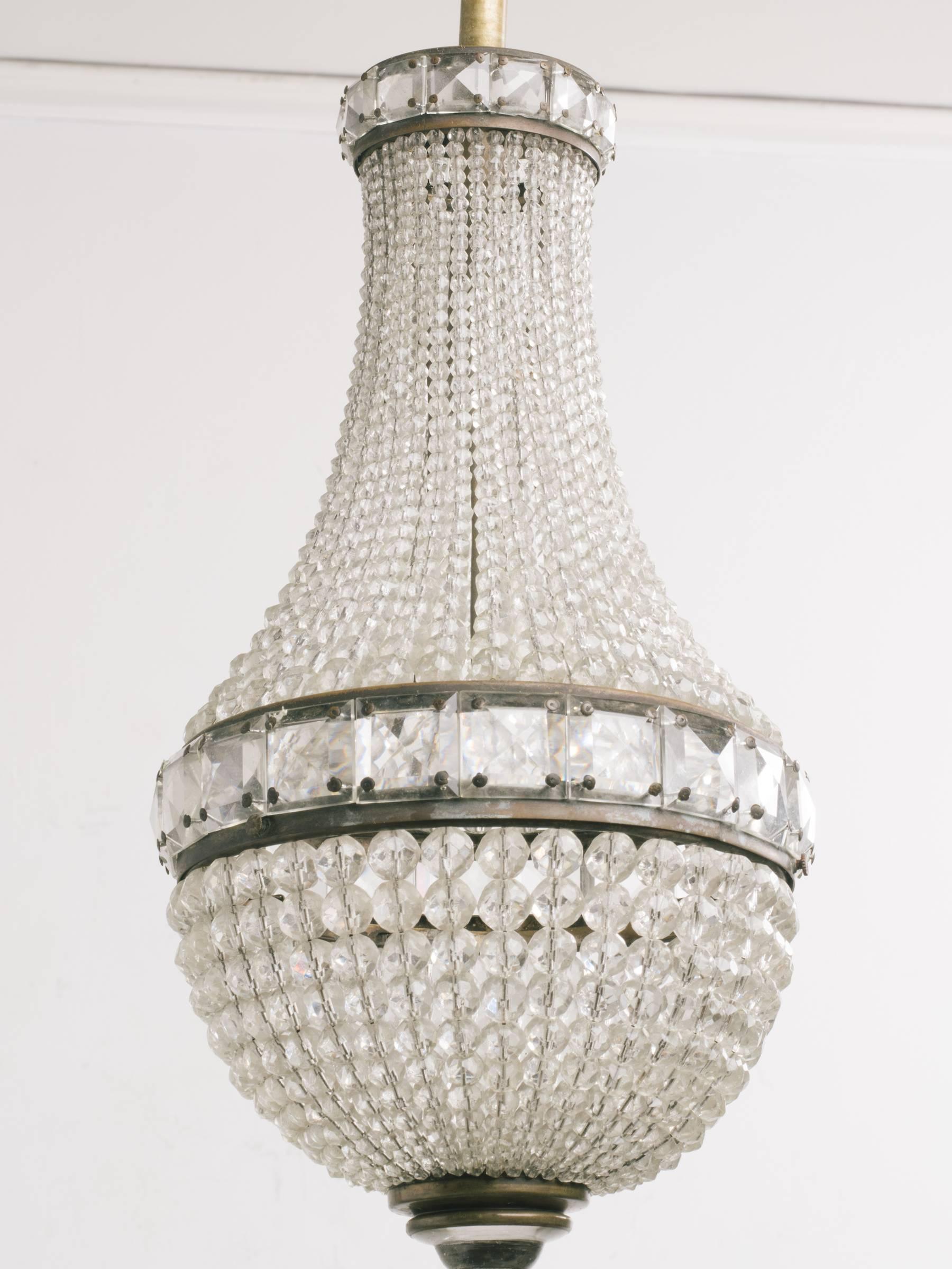 1950s Czechoslovakian Beaded Crystal Chandelier In Good Condition In Tarrytown, NY