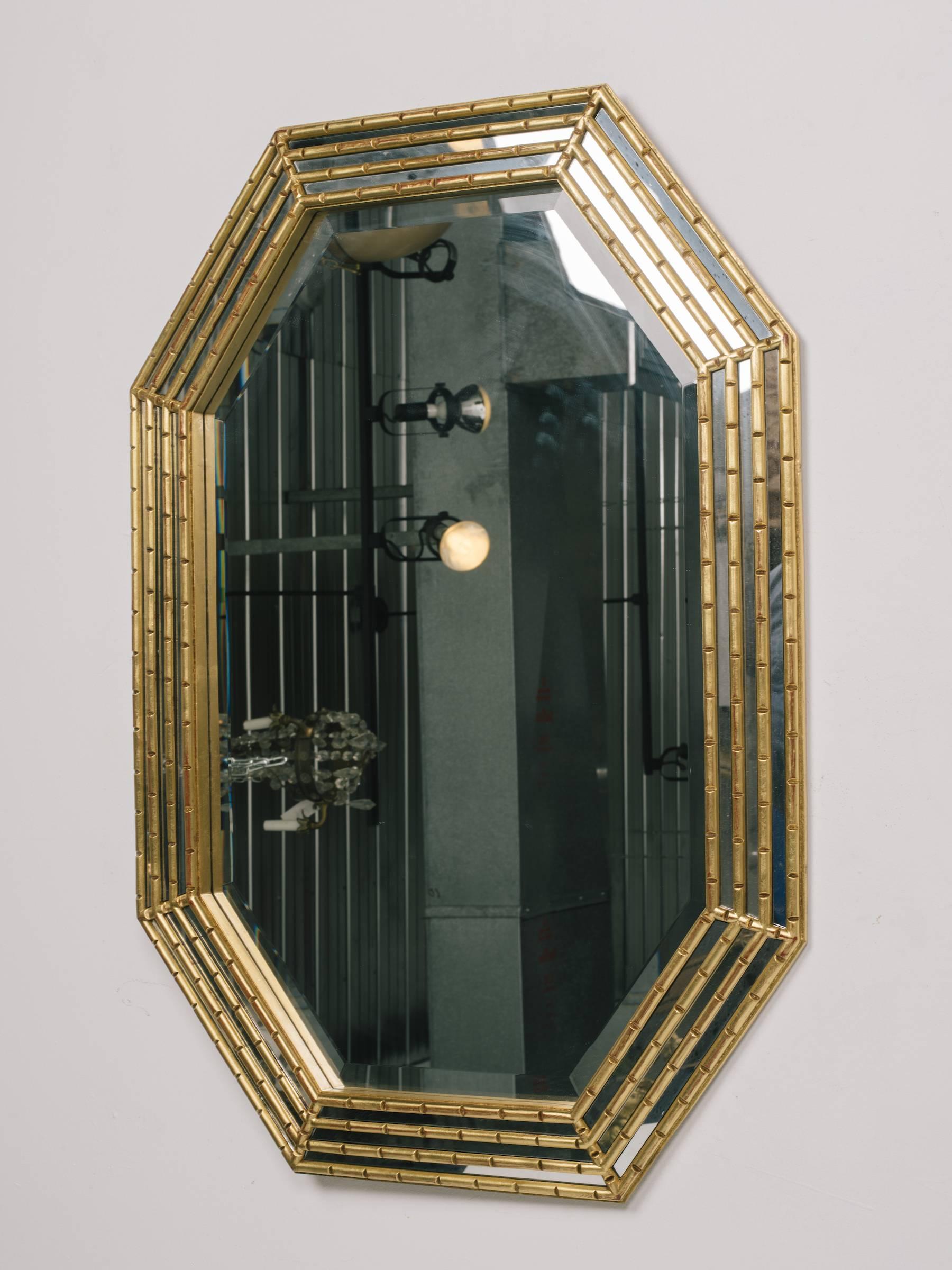 1970s Italian Octagonal Wood Gilt Mirror In Good Condition In Tarrytown, NY