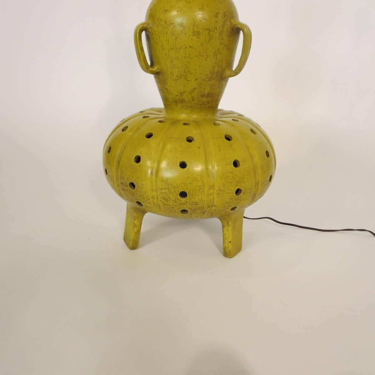 Tall 1950s Yellow Ceramic Table Lamp In Good Condition In Tarrytown, NY