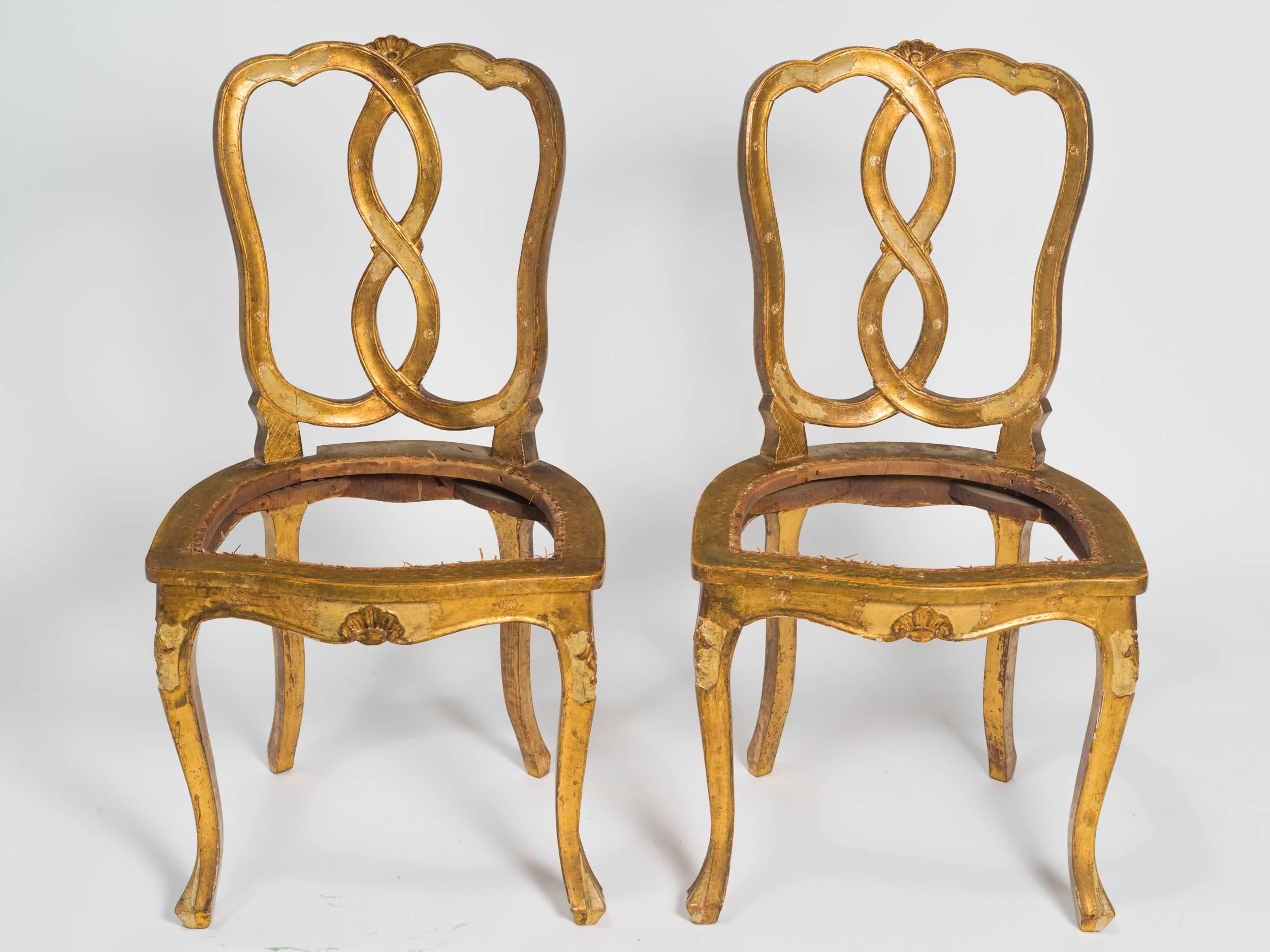 Chaises d'appoint Florentine en bois doré.