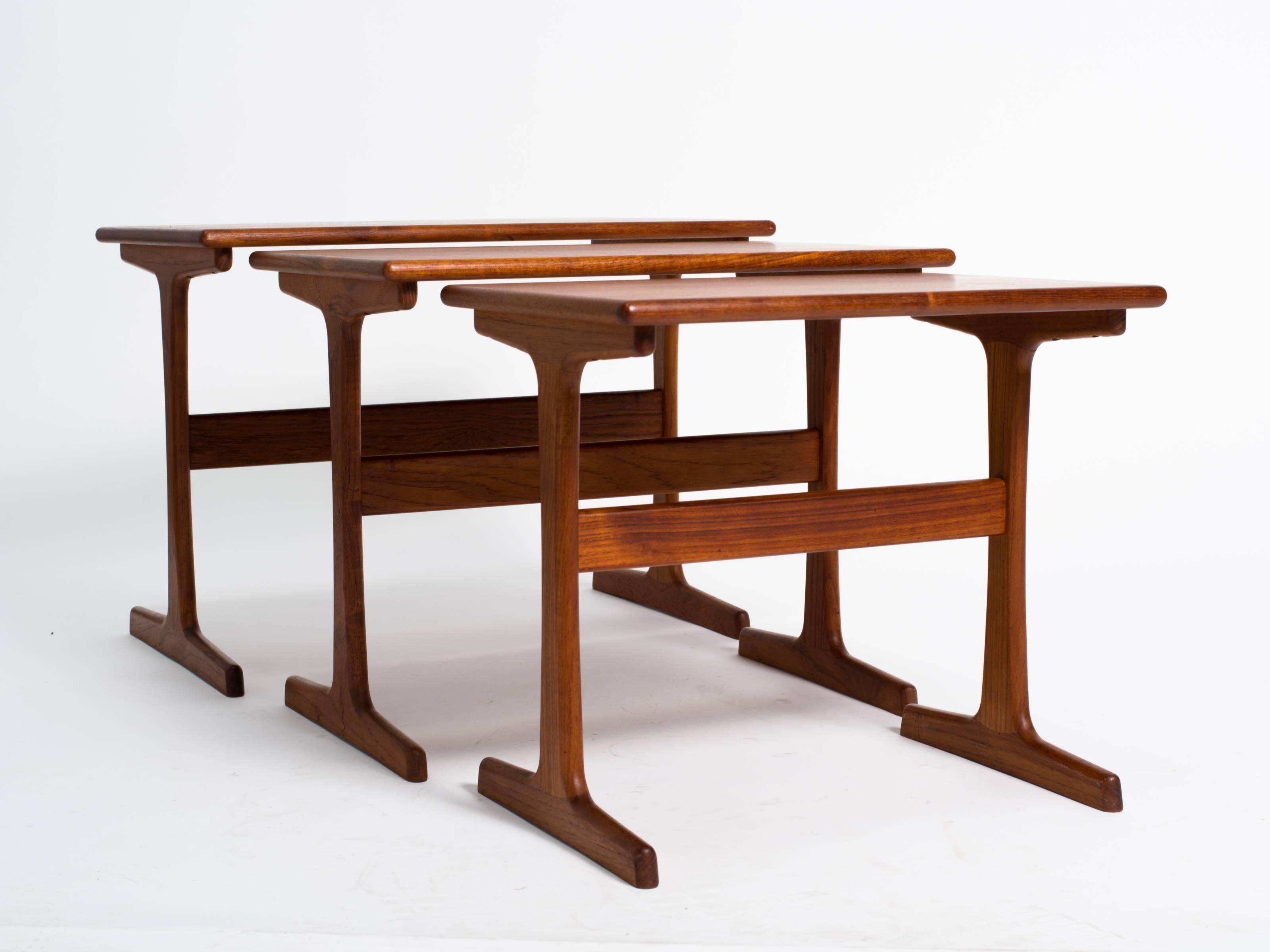 Set of Three Danish Modern Teak Nesting Tables In Good Condition In Tarrytown, NY