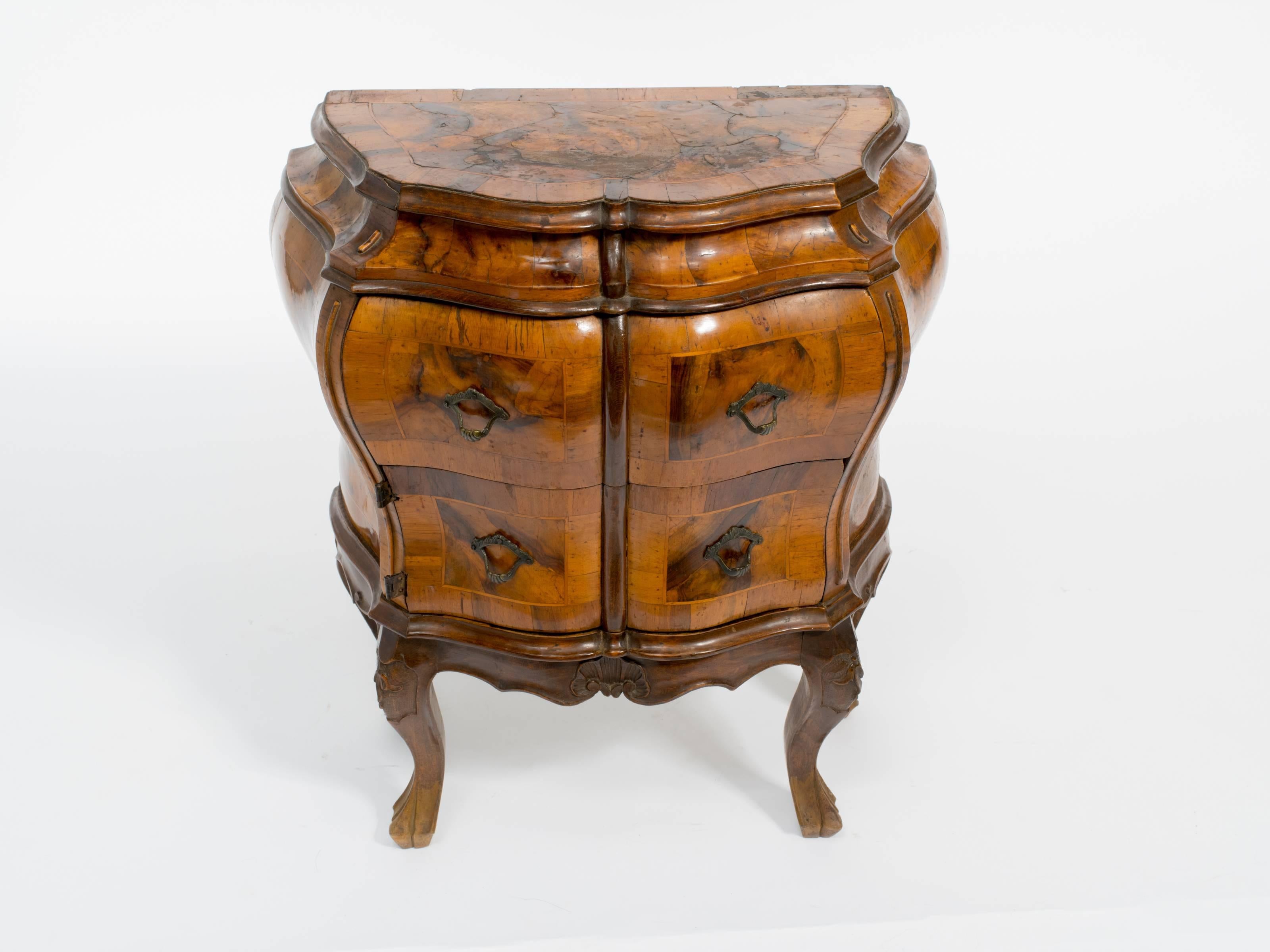 Petite Burl Bombe Cabinet In Good Condition In Tarrytown, NY