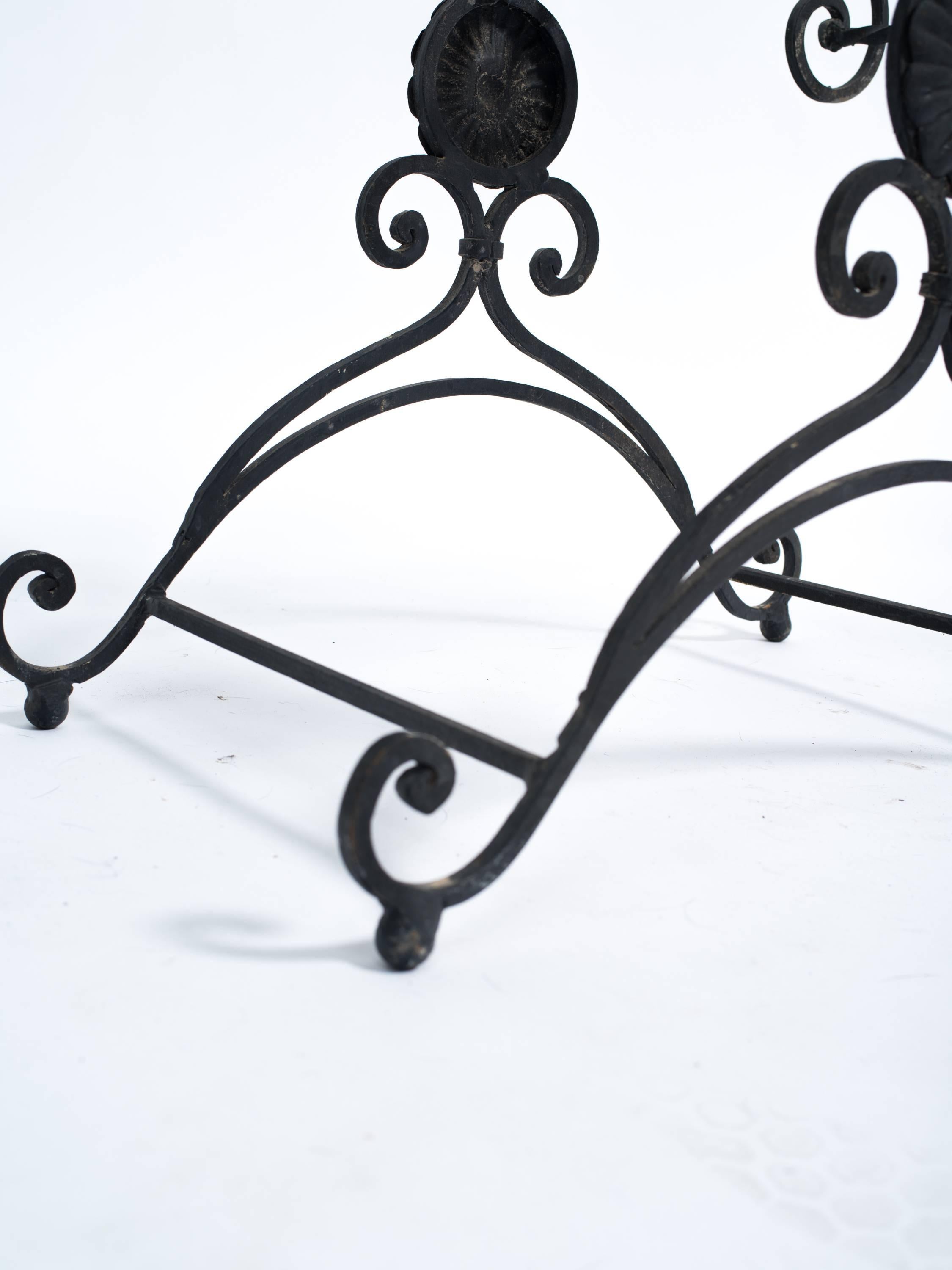 Classical Iron Benches In Good Condition In Tarrytown, NY