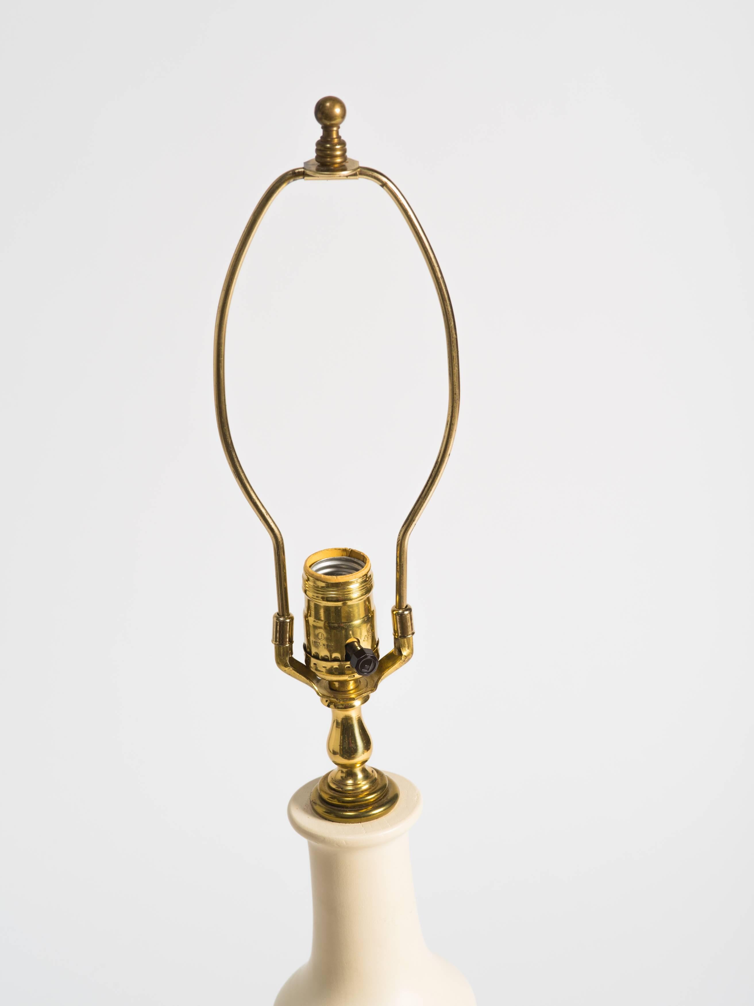 Milieu du XXe siècle Lampe de table décorative de style Parzinger en vente