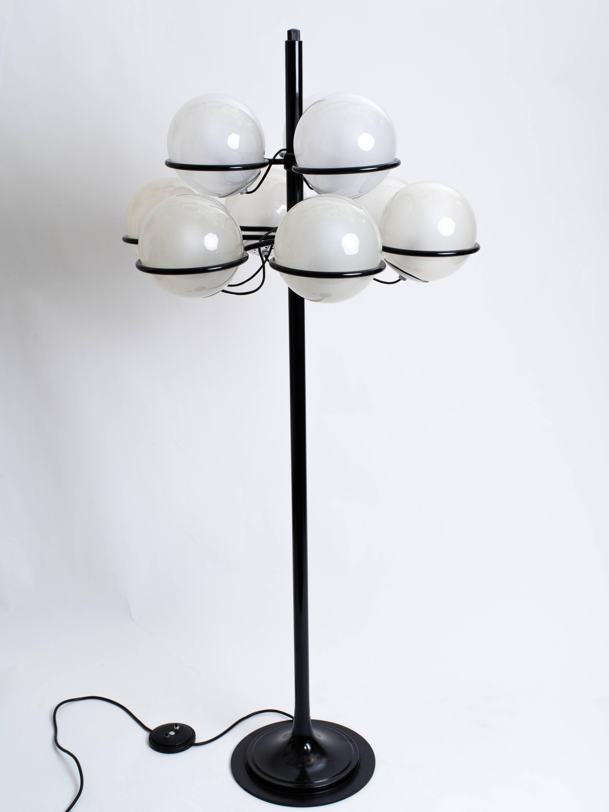 Stehlampe von Gino Sarfatti für Arteluce im Zustand „Gut“ im Angebot in Tarrytown, NY