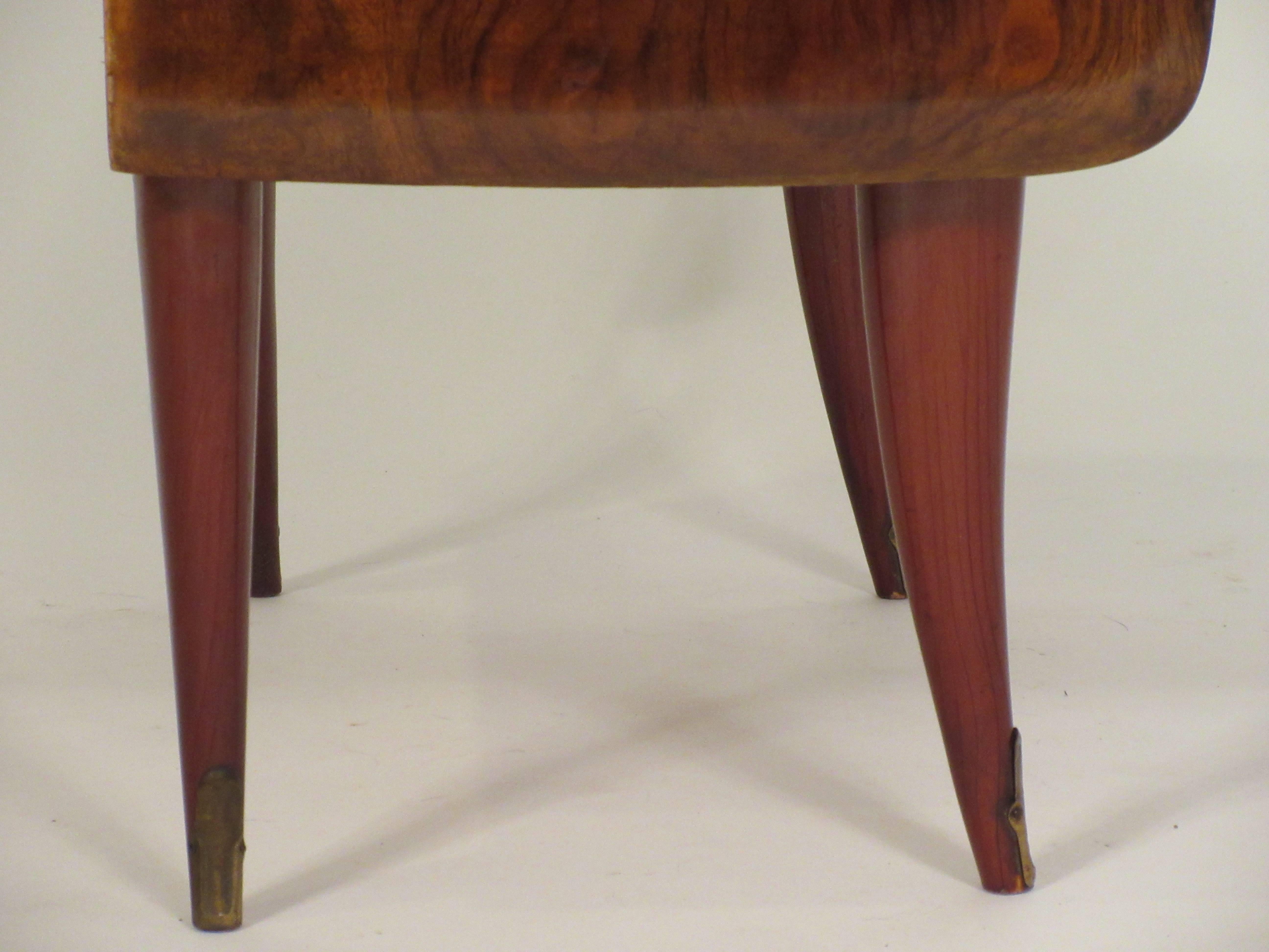 Pair of 1940s Italian Walnut End Tables with Glass Tops In Good Condition In Tarrytown, NY