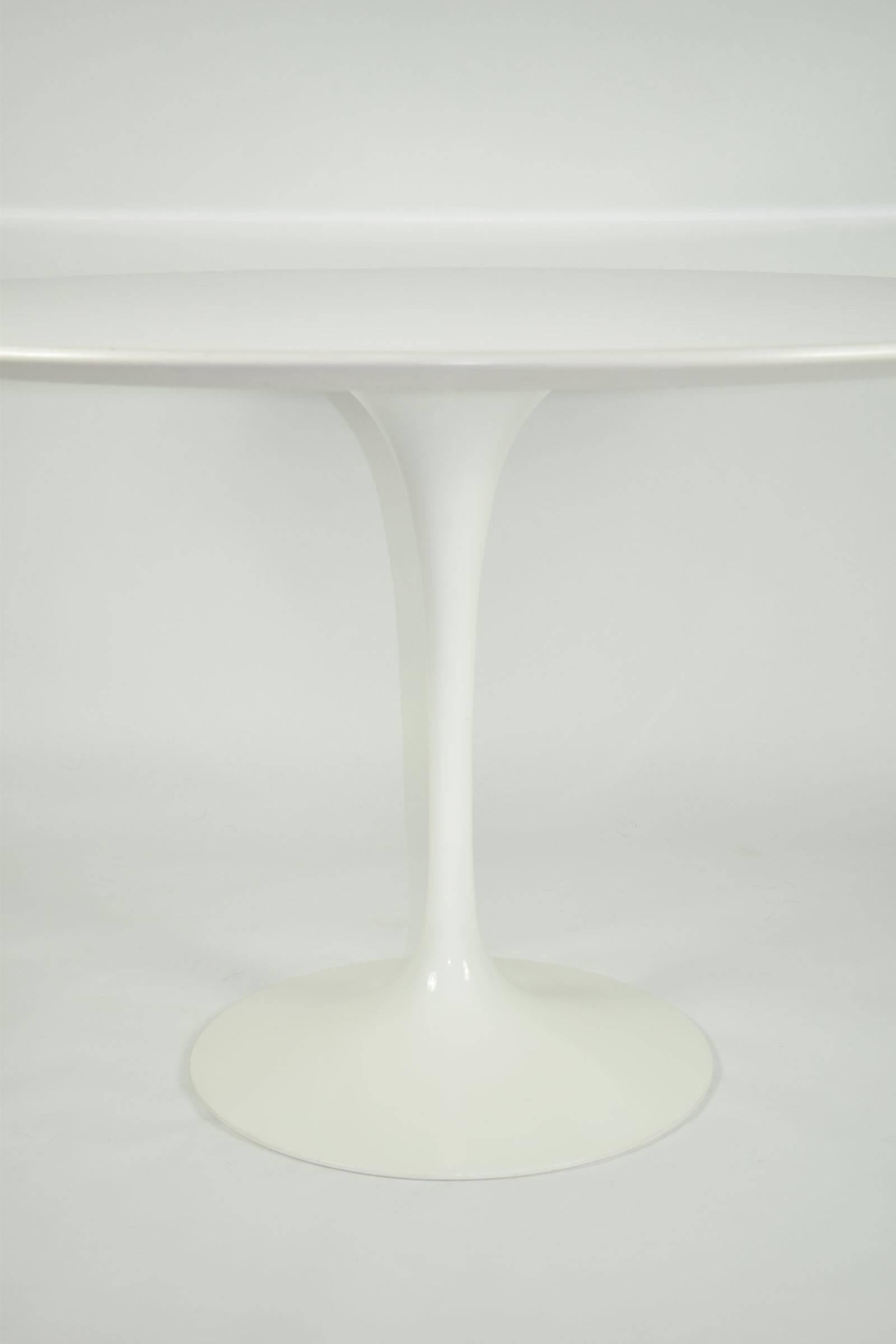 Mid-Century Modern Eero Saarinen for Knoll Tulip Table