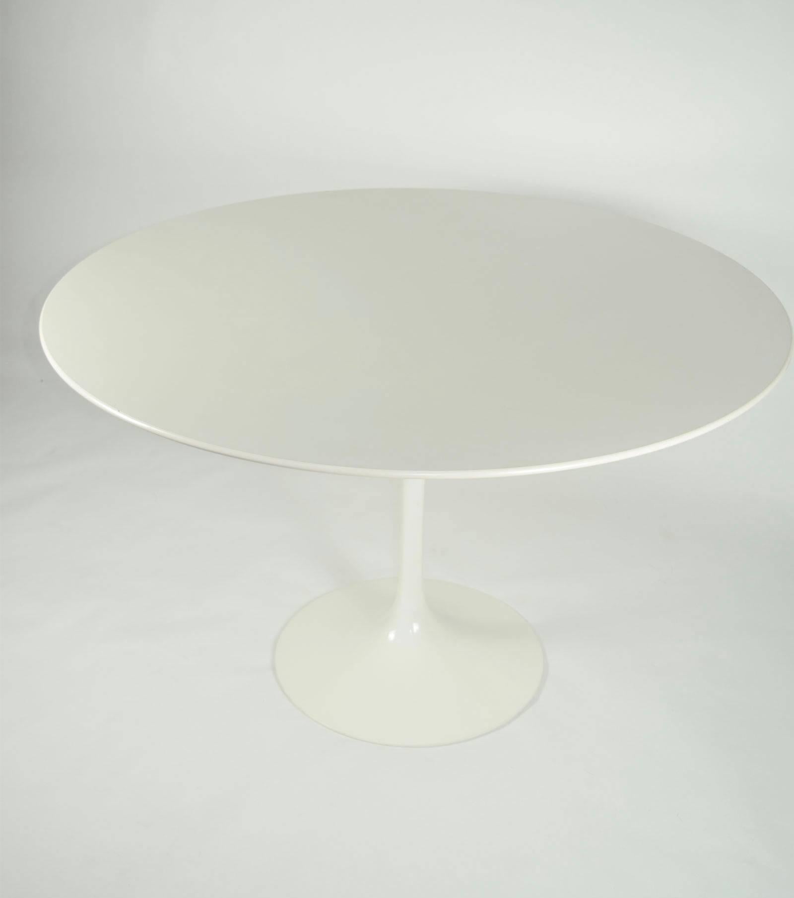 Eero Saarinen for Knoll Tulip Table In Good Condition In Dallas, TX