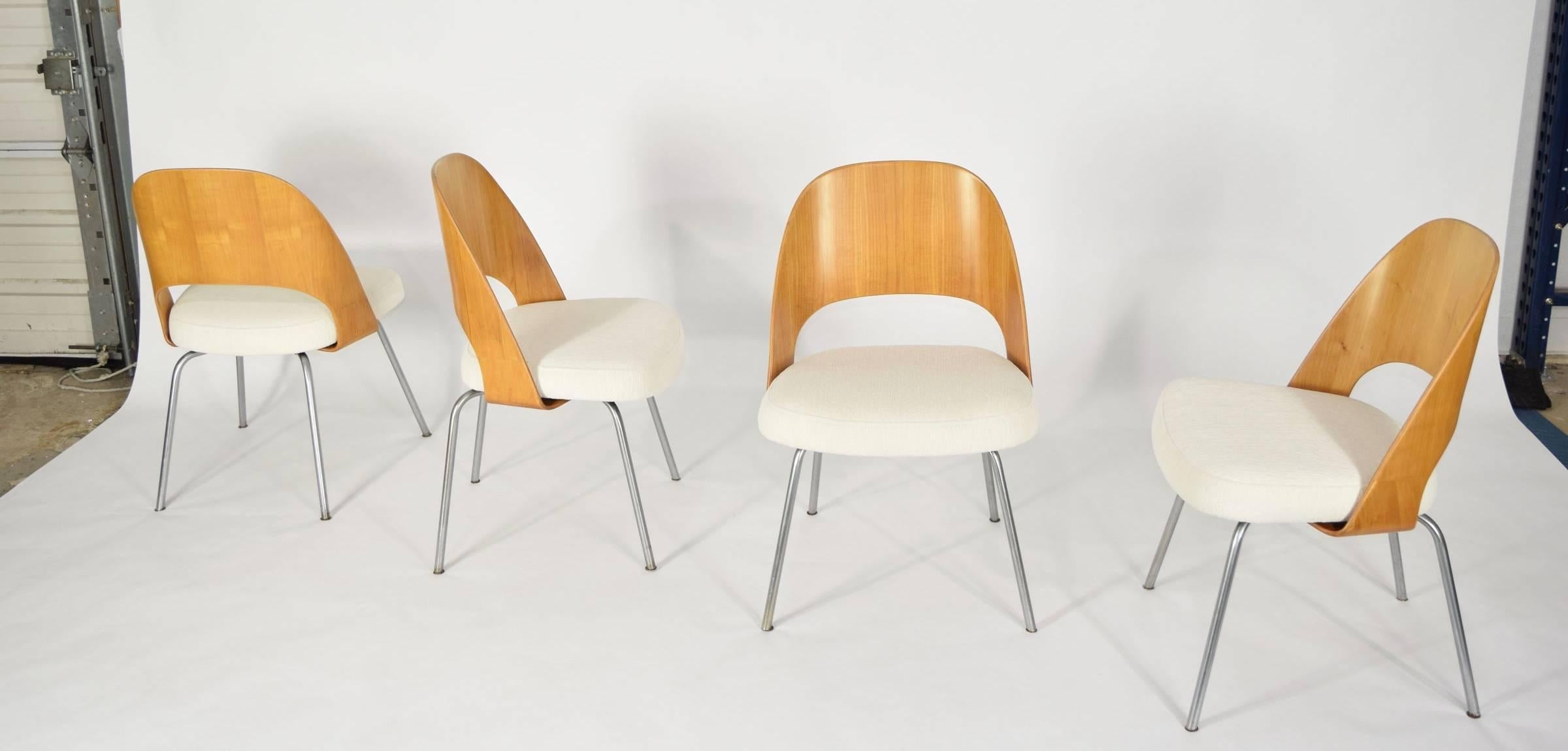20th Century Rare Set of Eero Saarinen for Knoll Executive Chairs with Wood Backs
