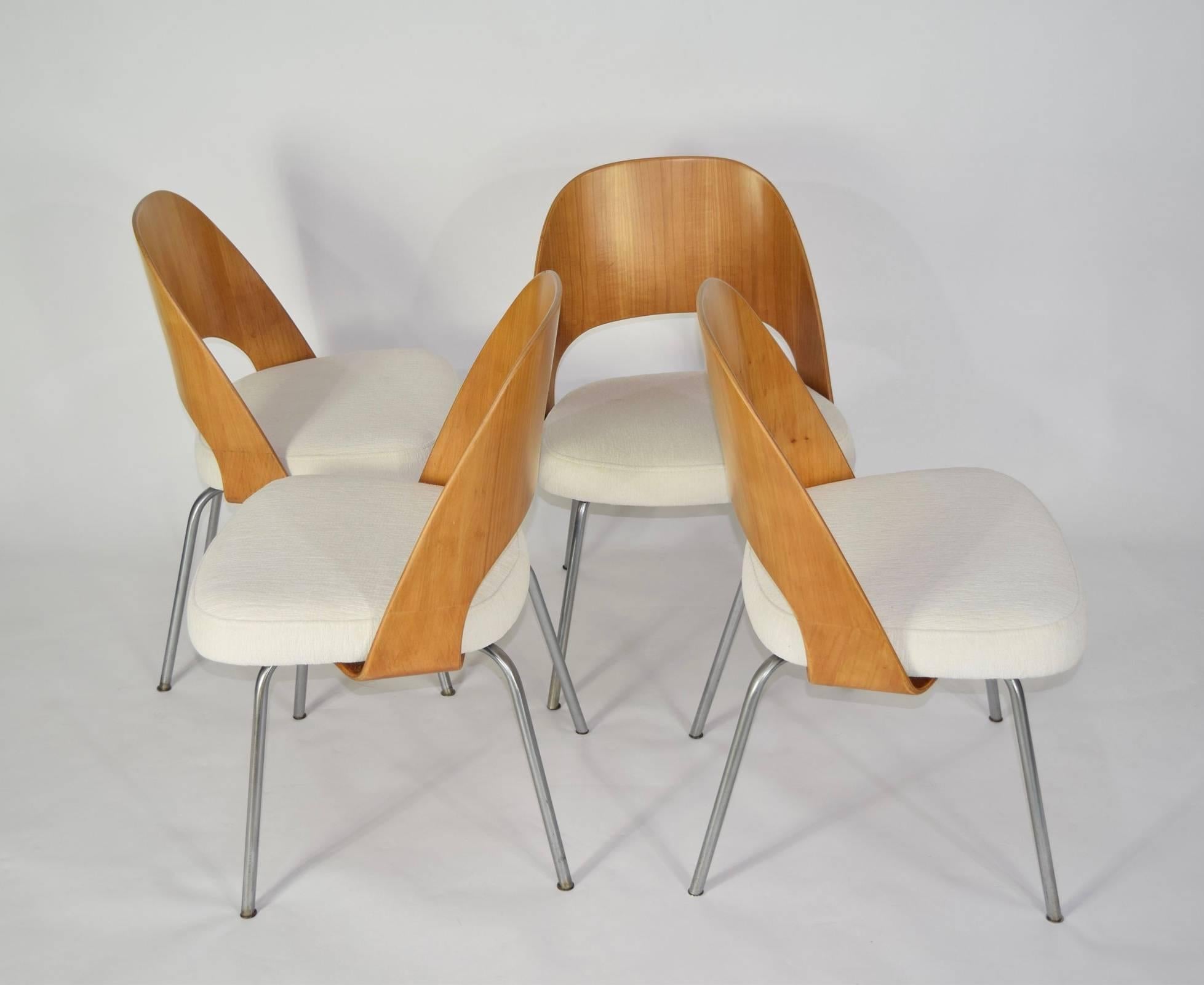 Aluminum Rare Set of Eero Saarinen for Knoll Executive Chairs with Wood Backs