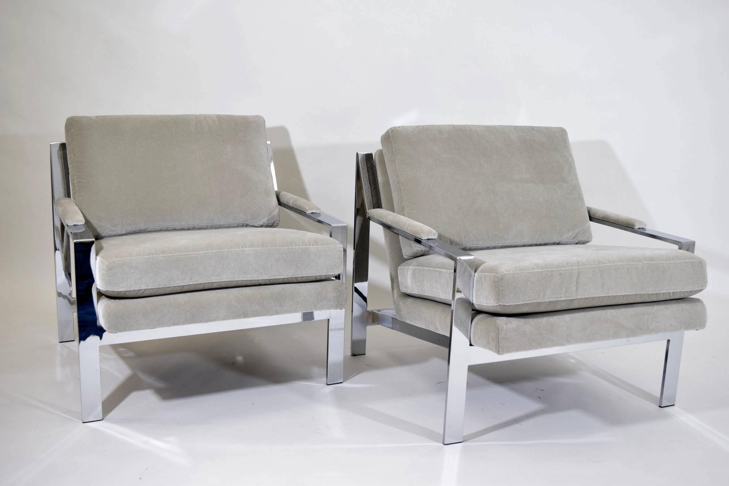 20th Century Pair of Milo Baughman Style Lounge Chairs