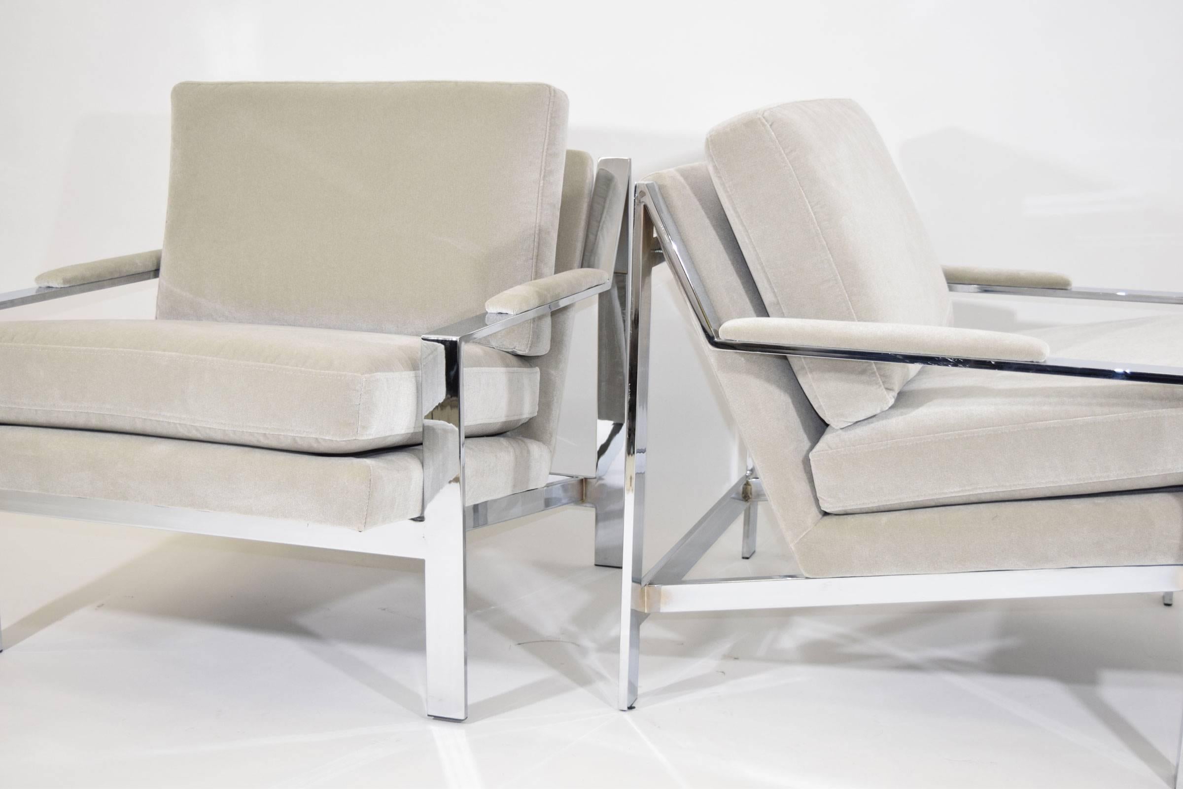 Pair of Milo Baughman Style Lounge Chairs 1