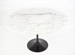 Base de table tulipe avec plateau en marbre d'Eero Saarinen pour Knoll
