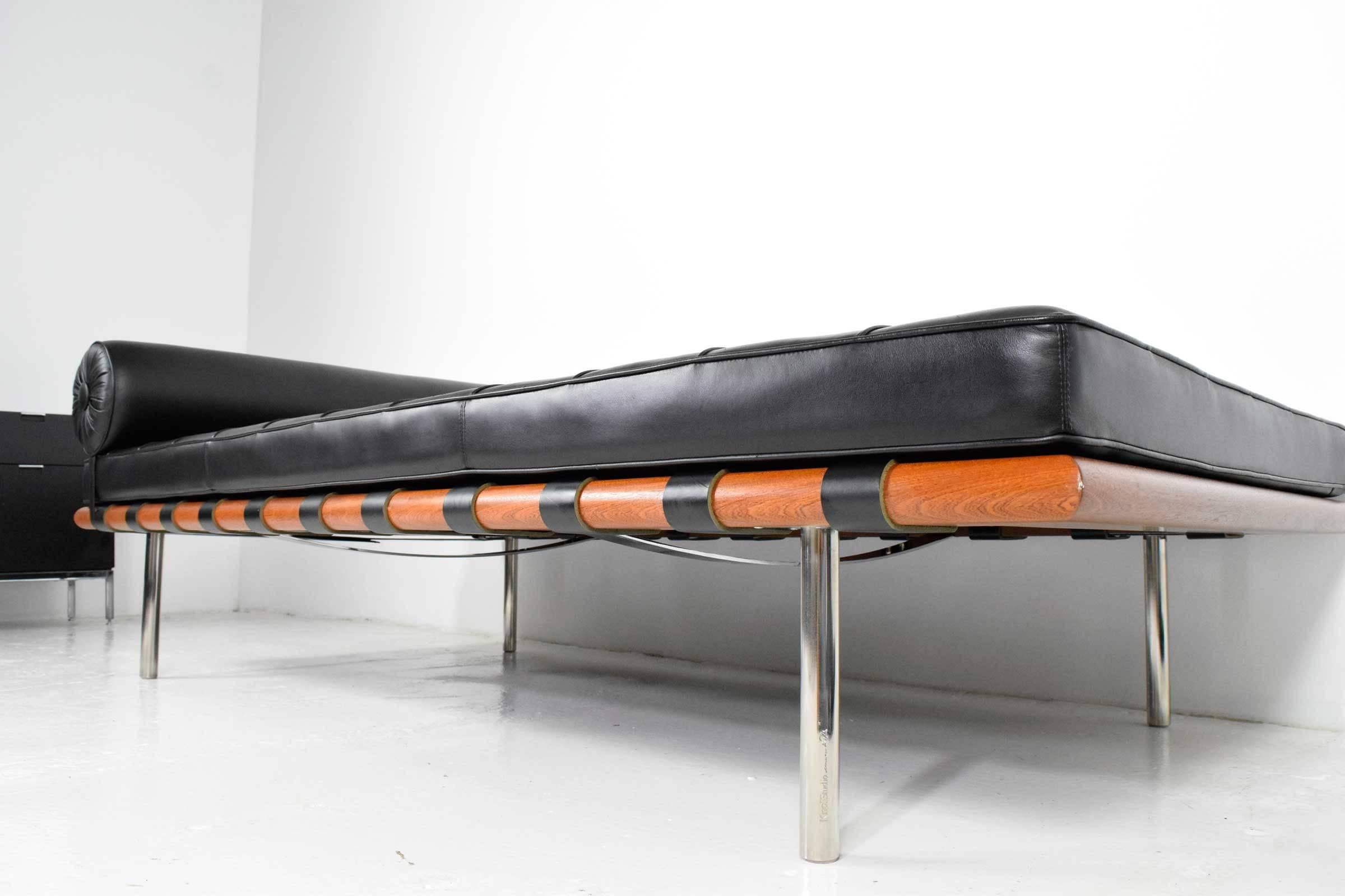 Mid-Century Modern Knoll Barcelona Daybed by Mies van der Rohe