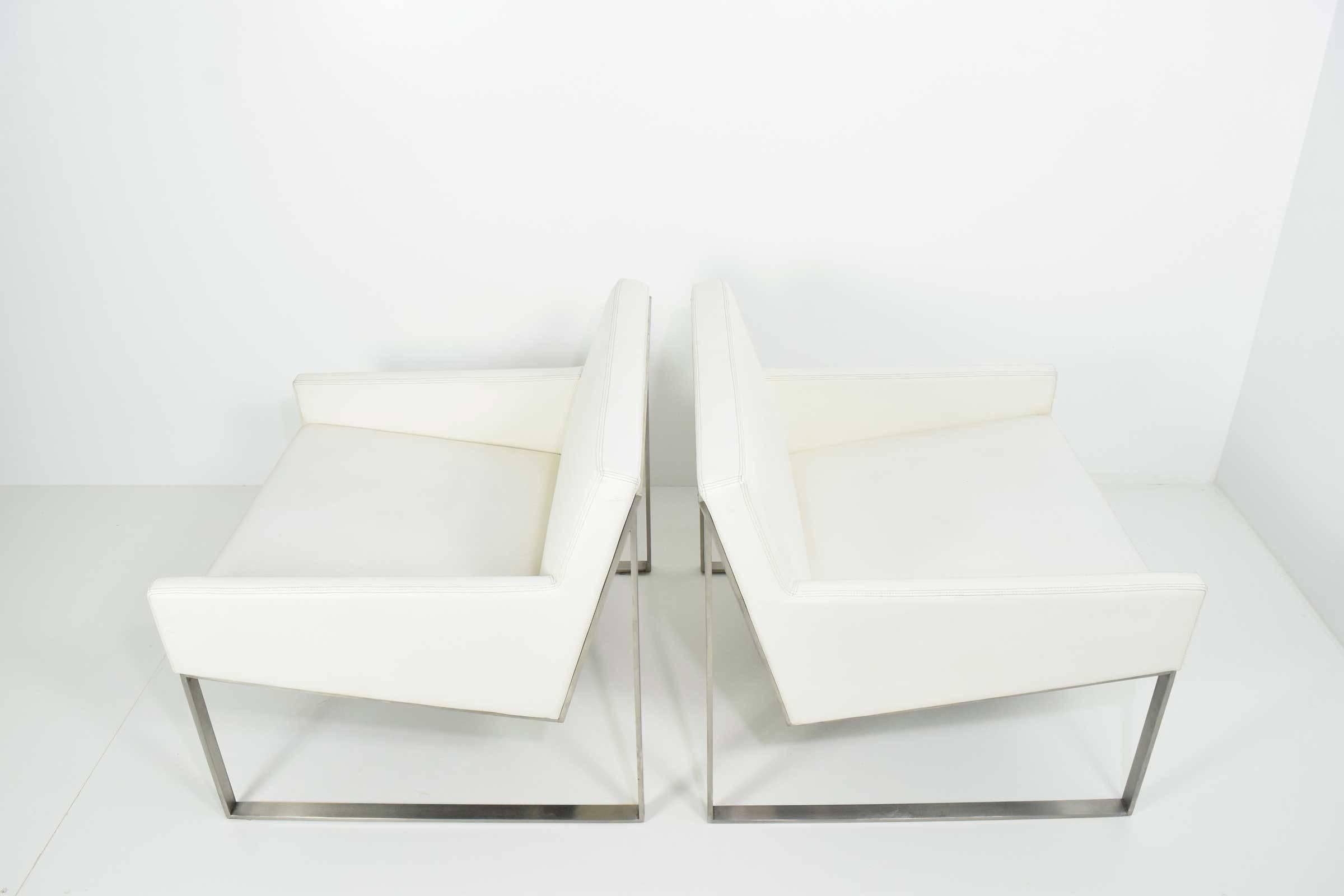 Ein Paar B3-Loungesessel aus weißem Leder von Fabien Baron für Bernhardt (amerikanisch)