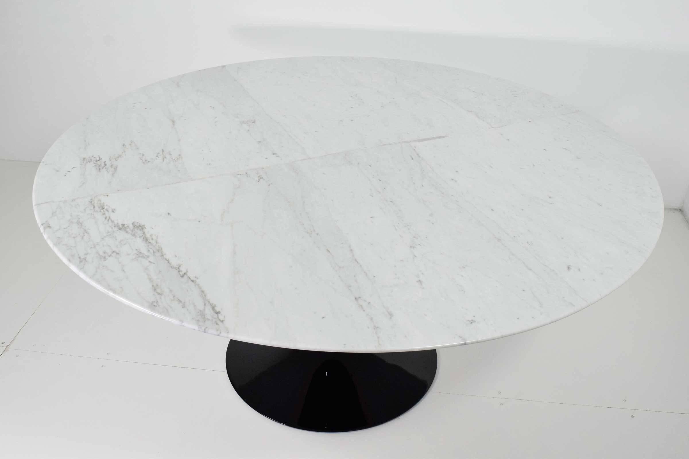 Mid-Century Modern Eero Saarinen for Knoll, 60 Inch Marble-Top Tulip Table, 1970s