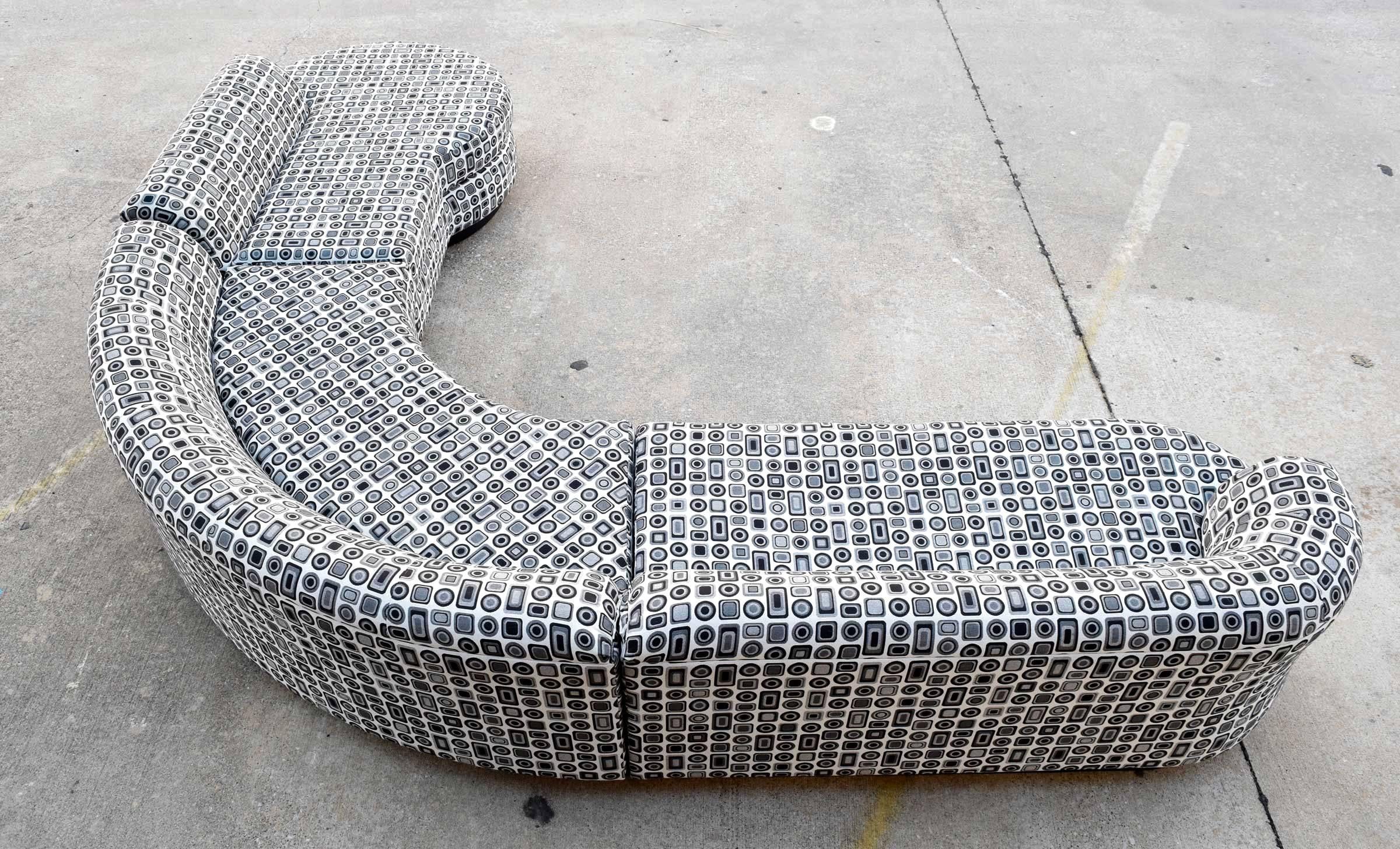 Beautiful three-part sofa by Vladimir Kagan for Directional. This sofa has new upholstery which can be changed if desired.