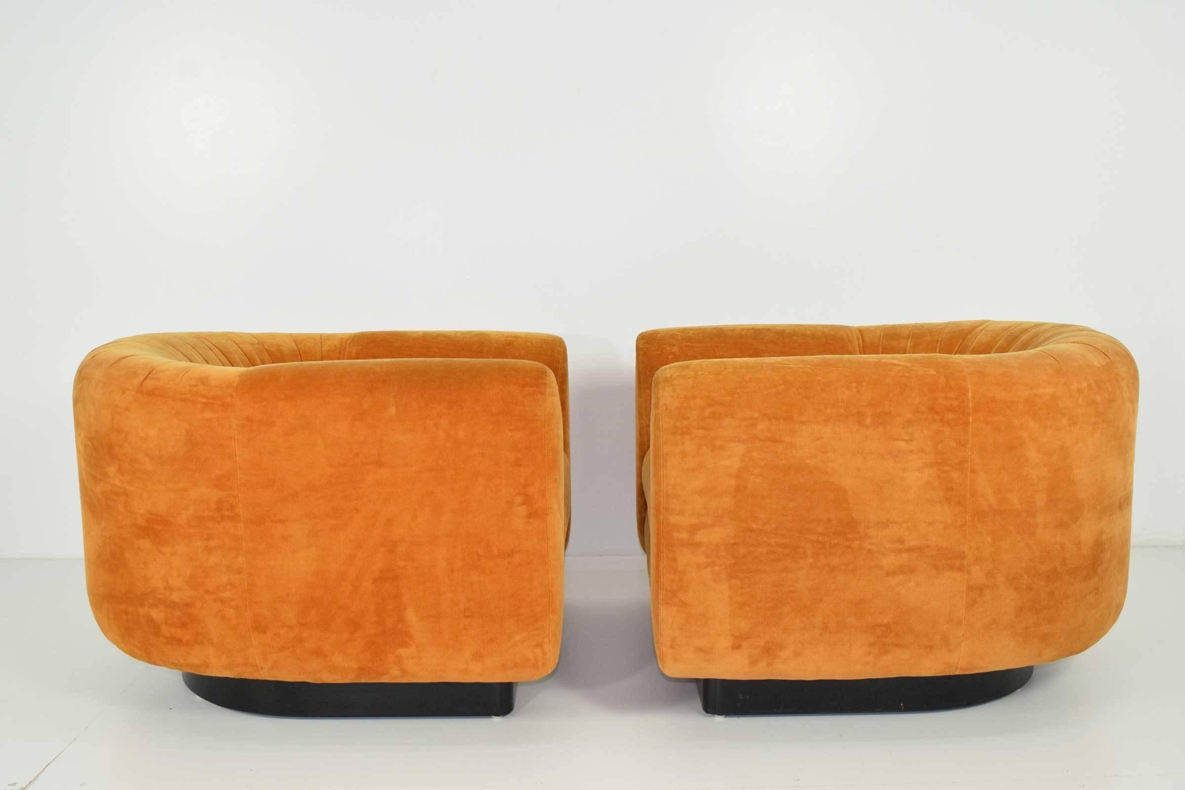Pair of Milo Baughman style Lounge Chairs by Metropolitan Furniture Company In Good Condition In Dallas, TX