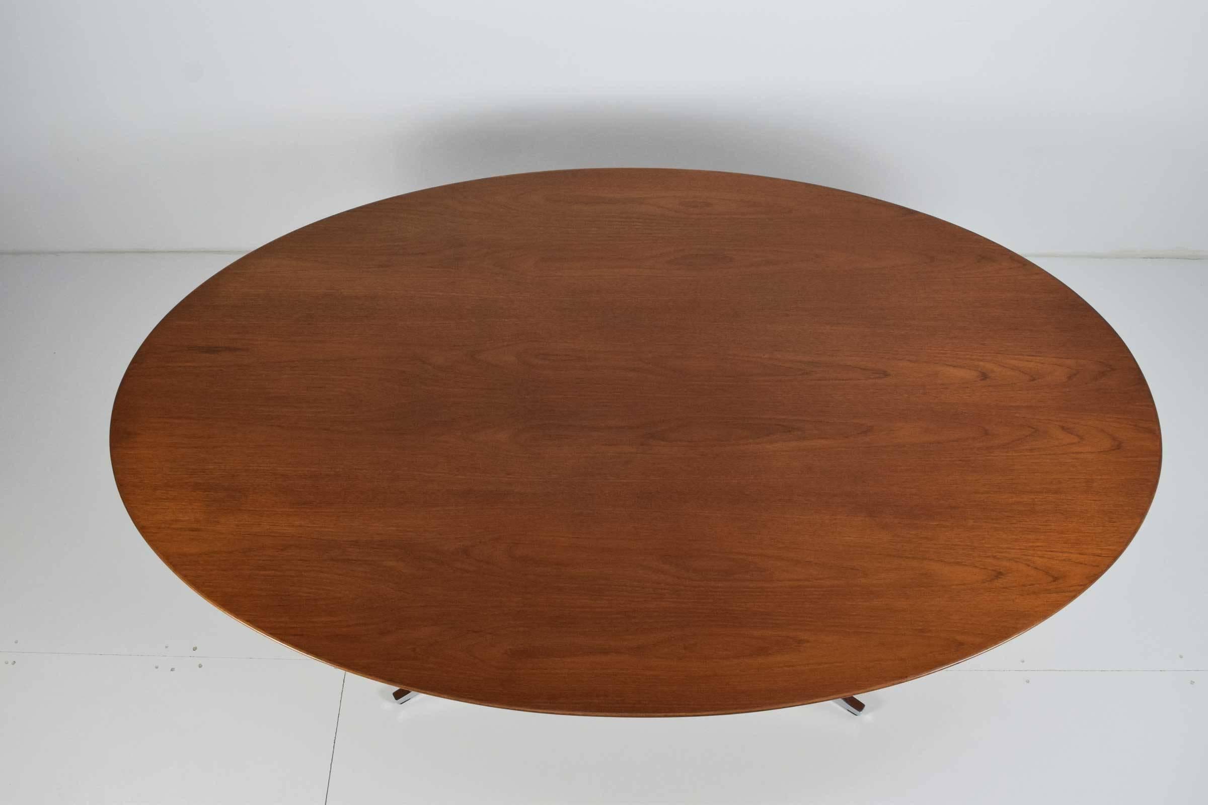 Florence Knoll Teak Oval Table In Good Condition In Dallas, TX