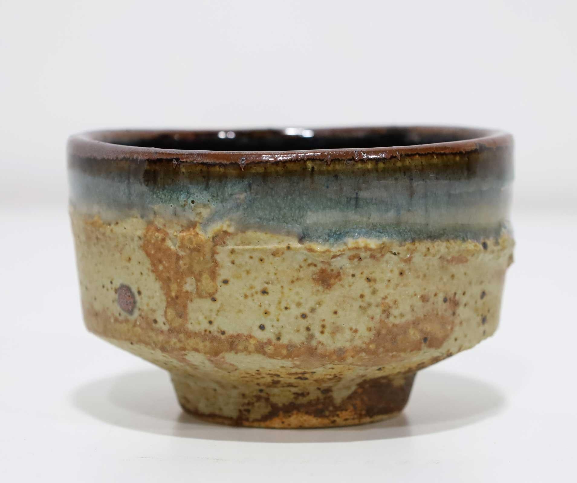 Der Töpfer und Maler Albert Green (1914-1994) hat sich mit seinen Keramiken, Steingutarbeiten und Gemälden international einen Namen gemacht. Nach seinem Abschluss an der University of Pennsylvania studierte er Malerei an der Art Students League in