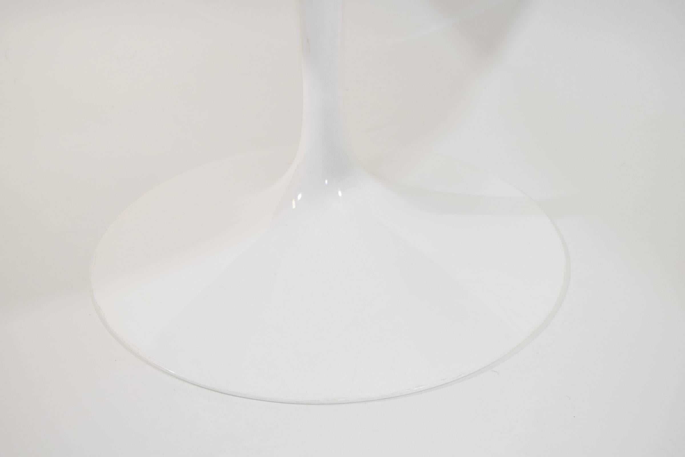 Knoll Grey Marble Saarinen Tulip Table In Excellent Condition In Dallas, TX