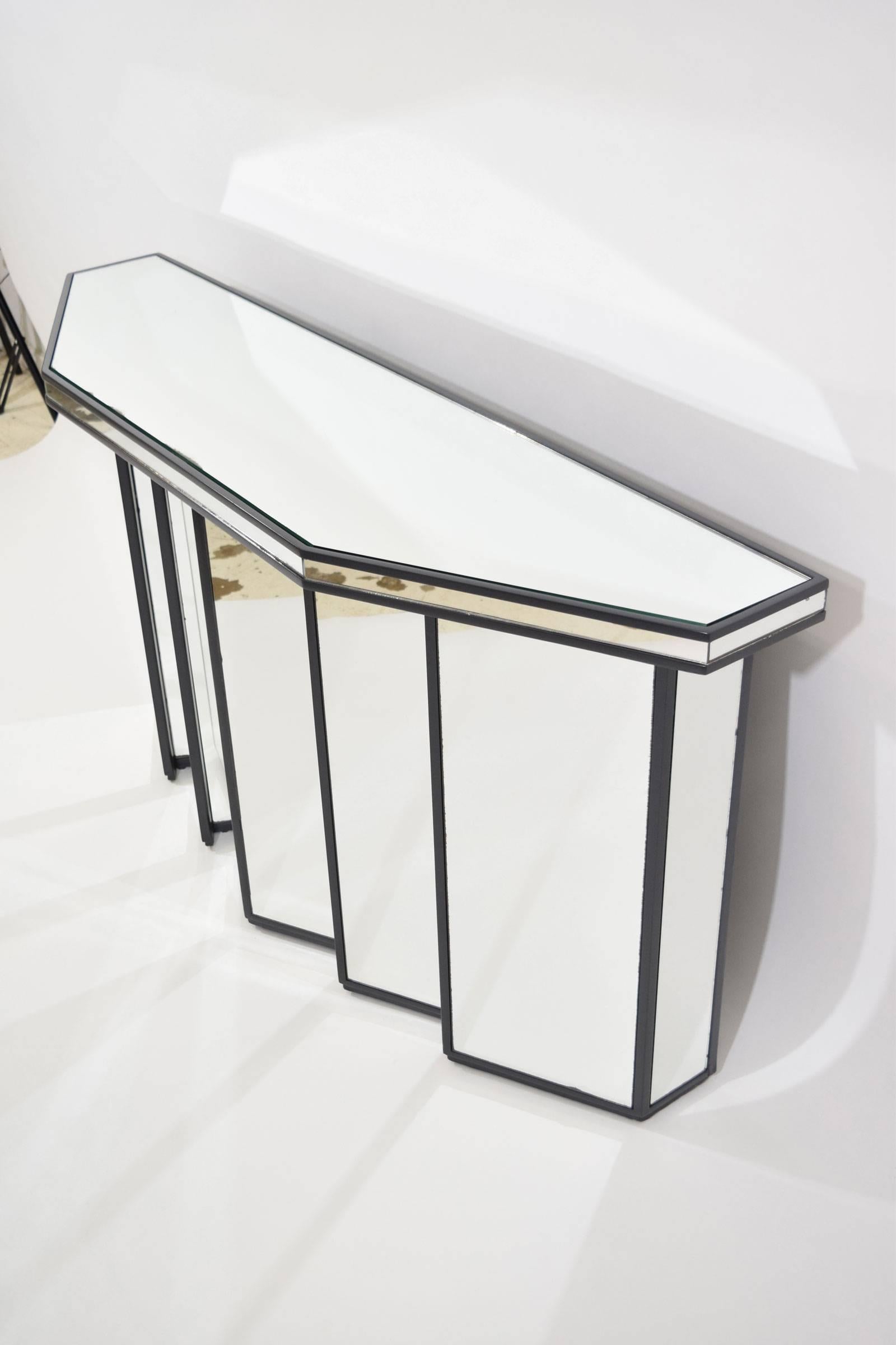 Mid-Century Faceted Console with Cubist Mirror In Good Condition For Sale In Dallas, TX