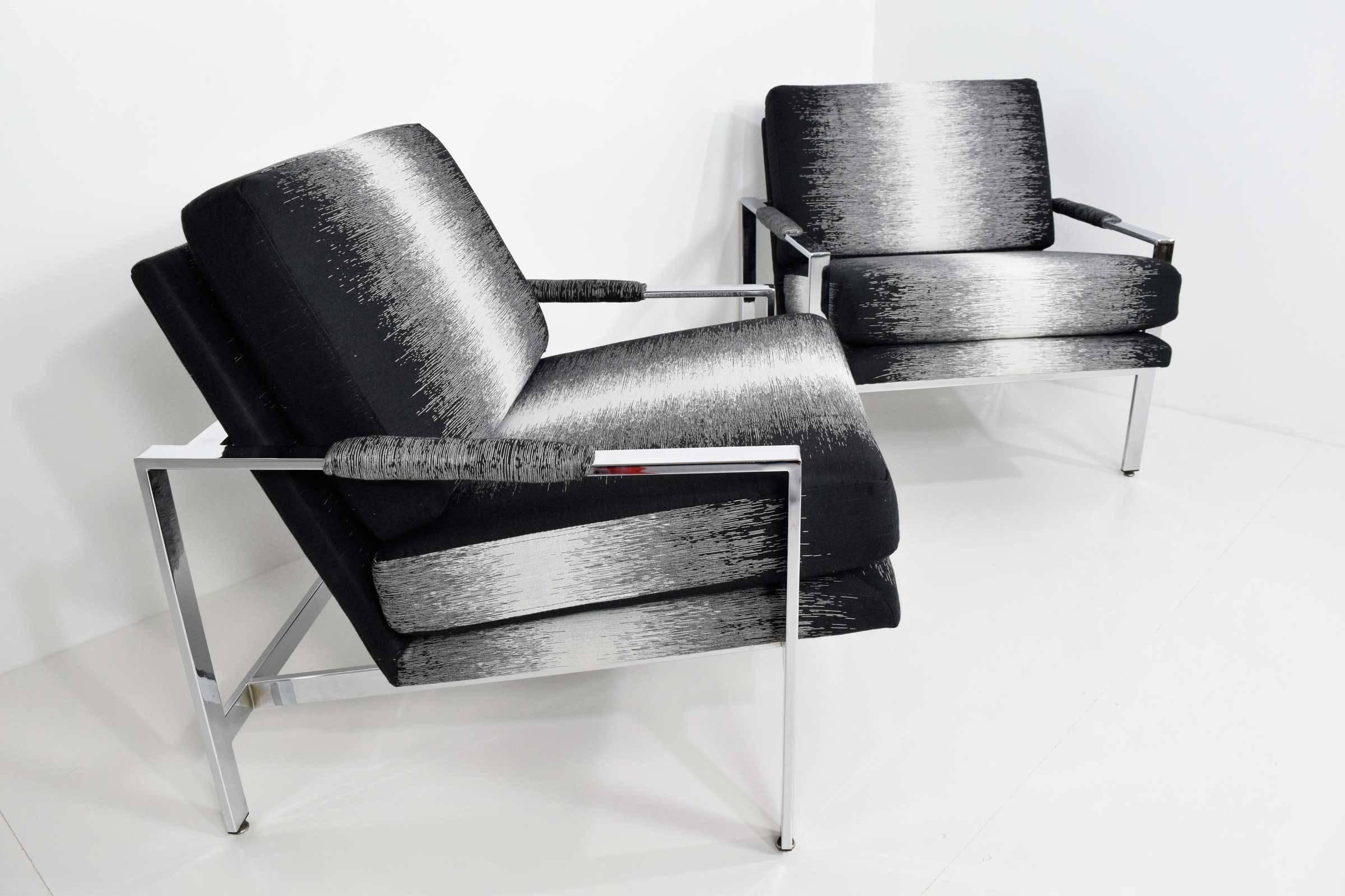 Pair of Milo Baughman Lounge Chairs in New Upholstery by Romo In Good Condition In Dallas, TX