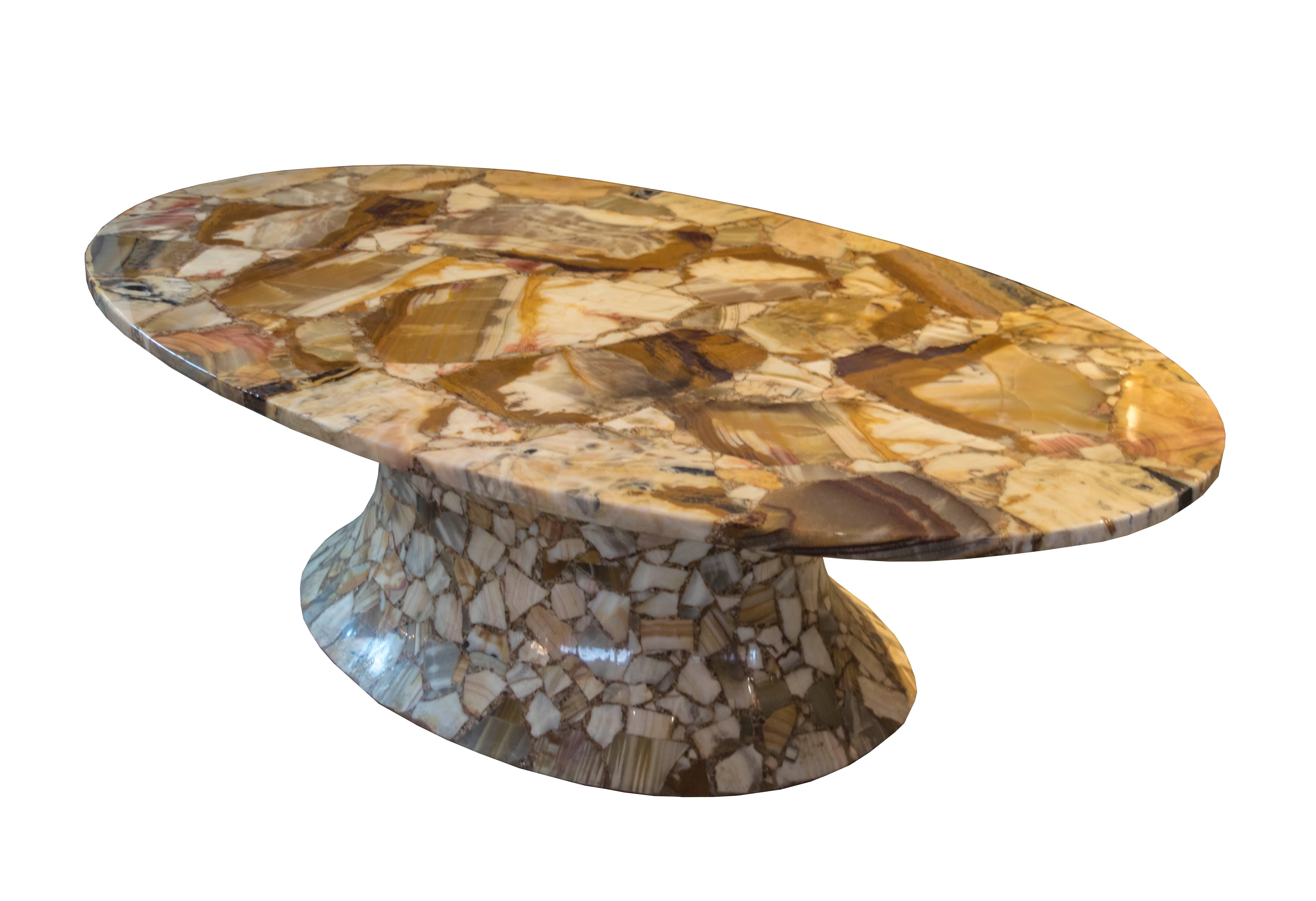 Absolutely gorgeous onyx coffee table in excellent vintage condition. Beautiful patterning on top.