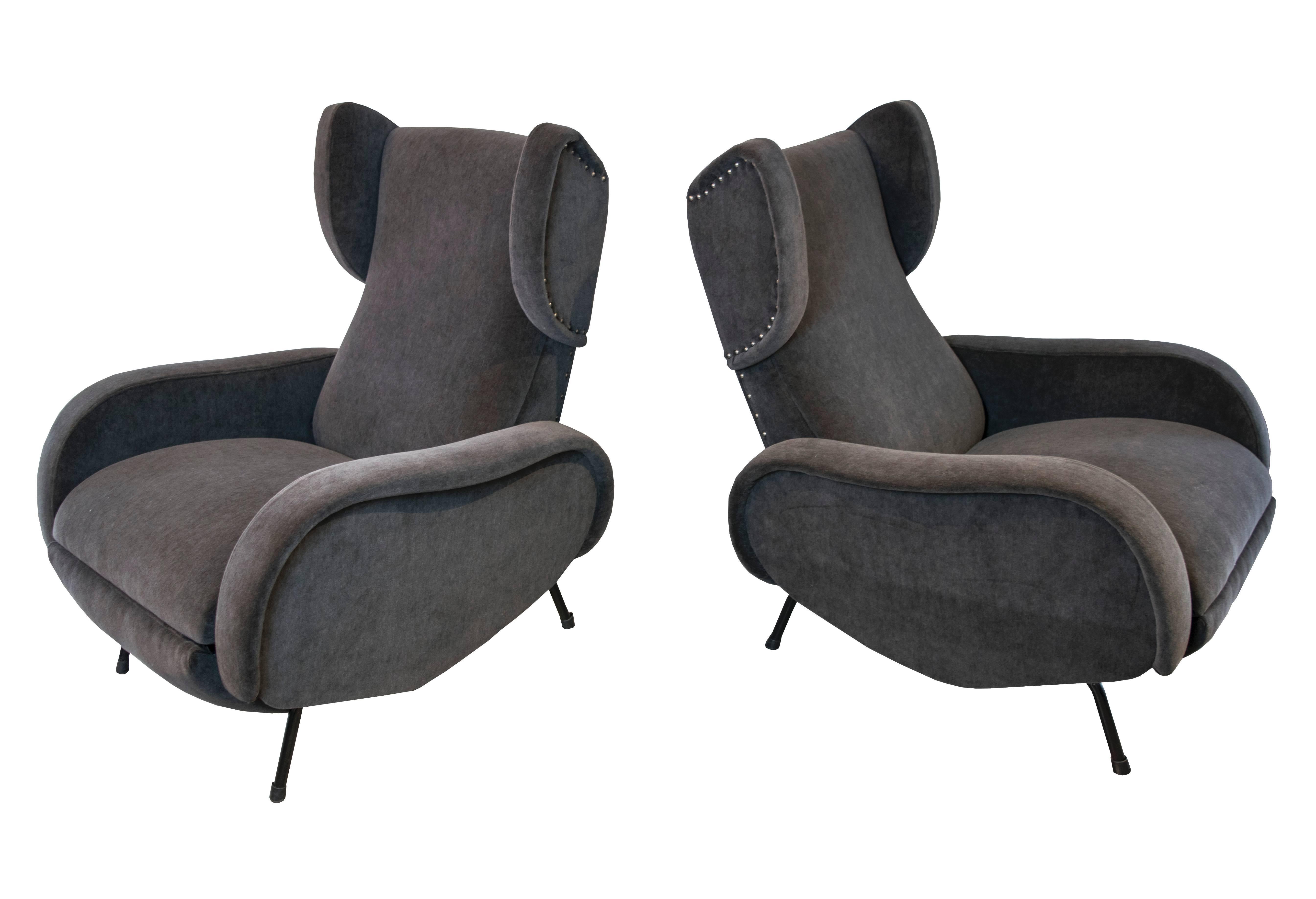 Gorgeous sculptural set of Mid-Century lounge chairs that actually recline. These chairs are not only gorgeous but comfortable. Similar in style to Marco Zanuso, Ico Parisi, Paolo Buffo and Gio Ponti.