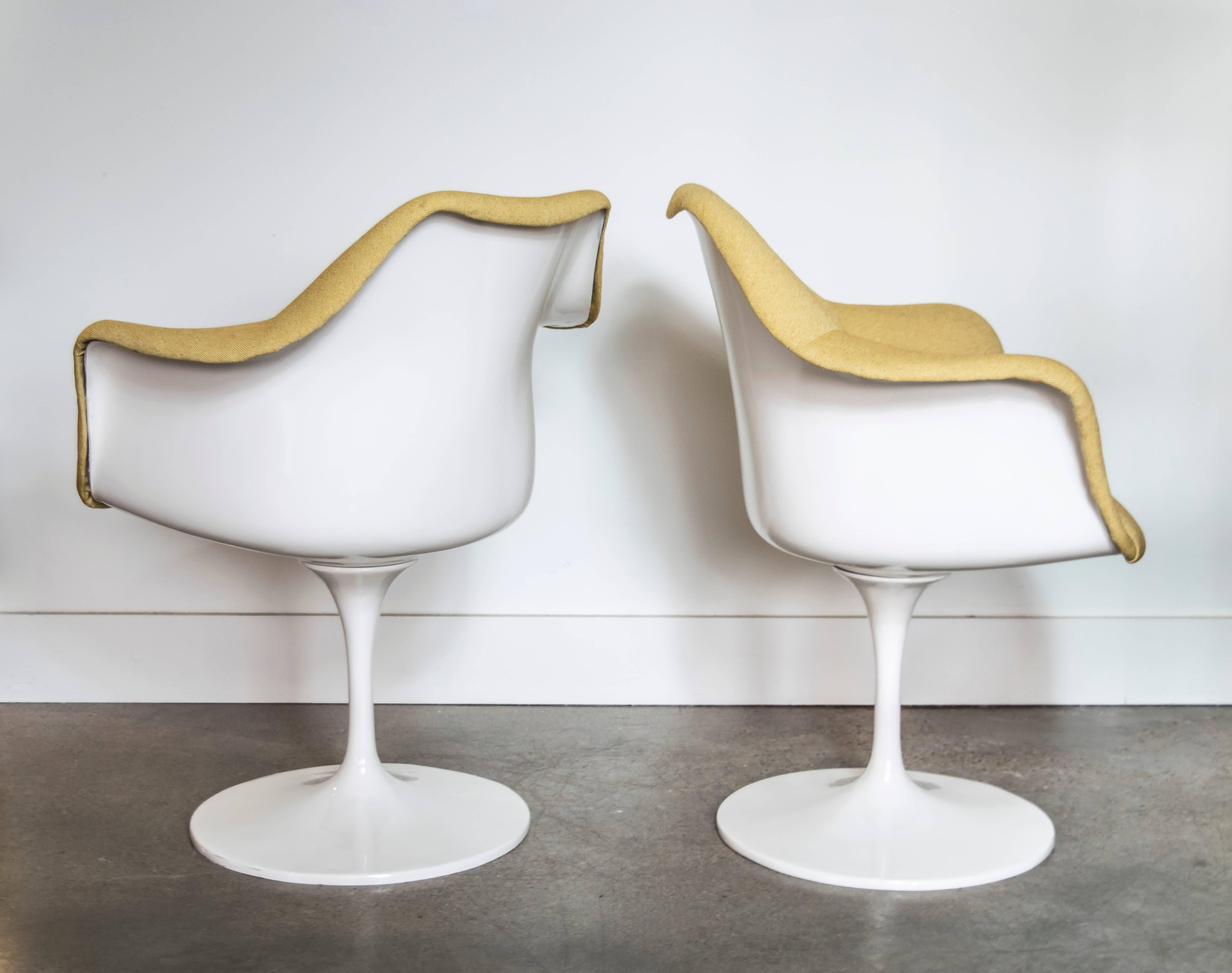 Ten Early Knoll Fully Upholstered Saarinen Tulip Chairs In Excellent Condition In Houston, TX