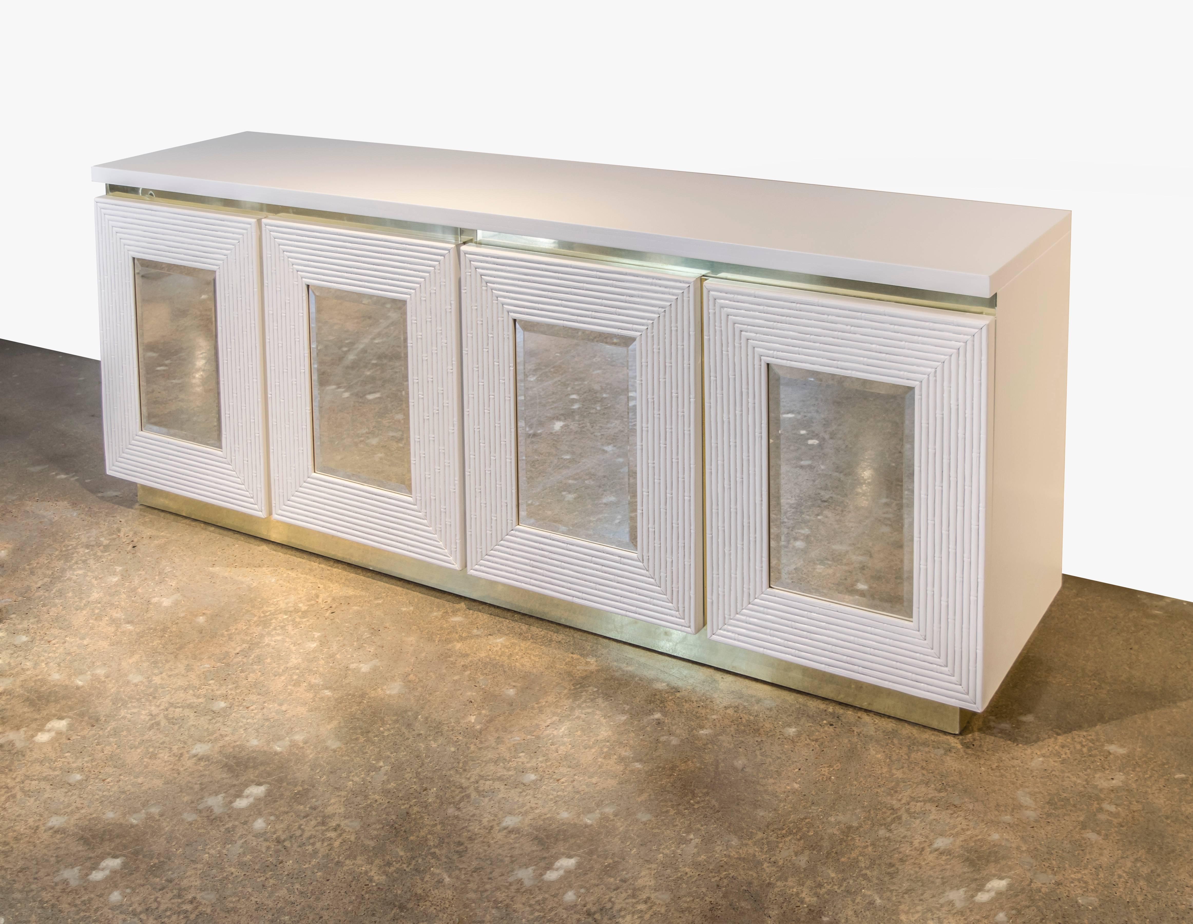 Mid-Century Modern White Lacquer, Brass and Mirrored 1970s Credenza / Dresser